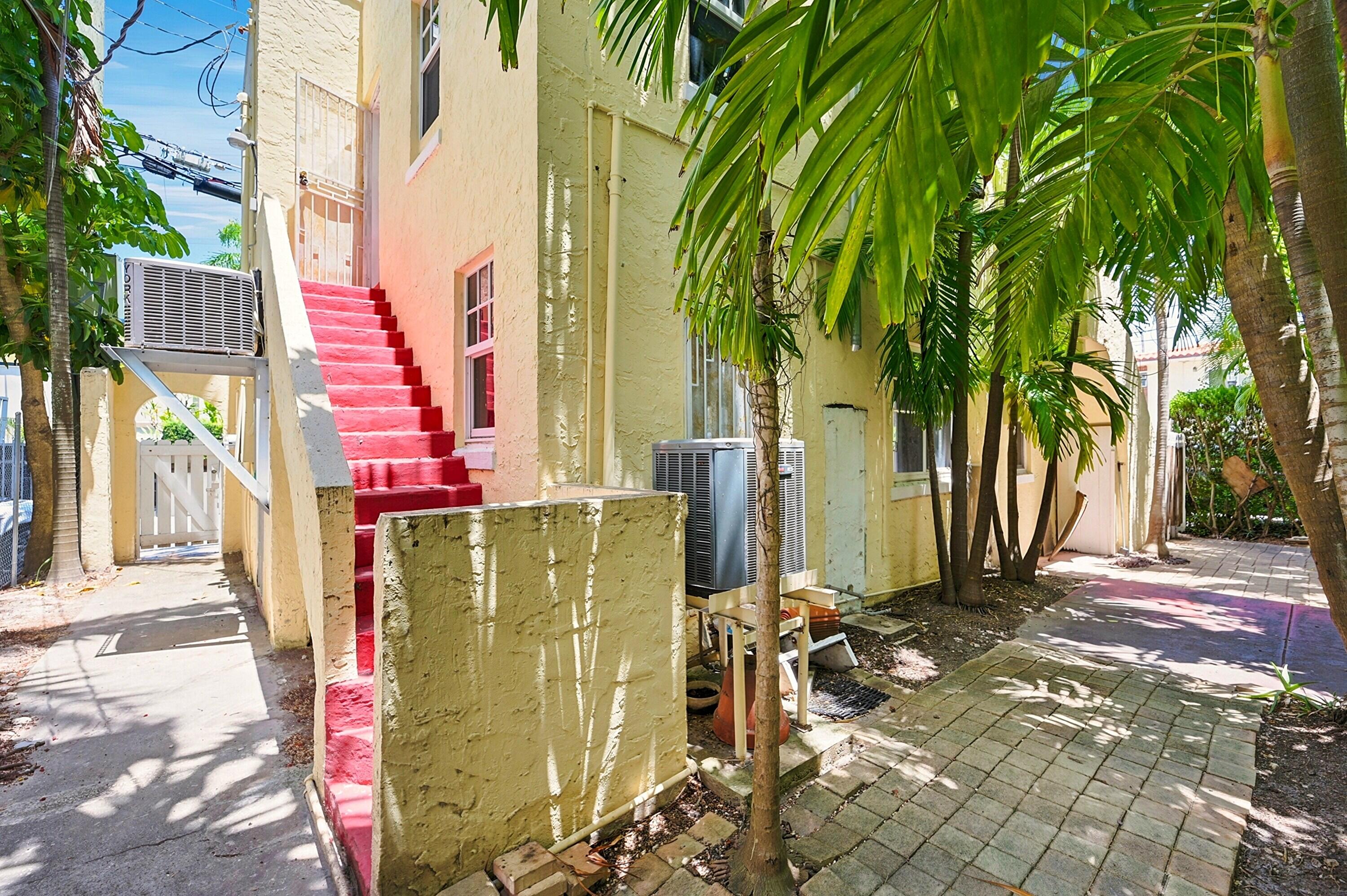 927 SW 4th Street
