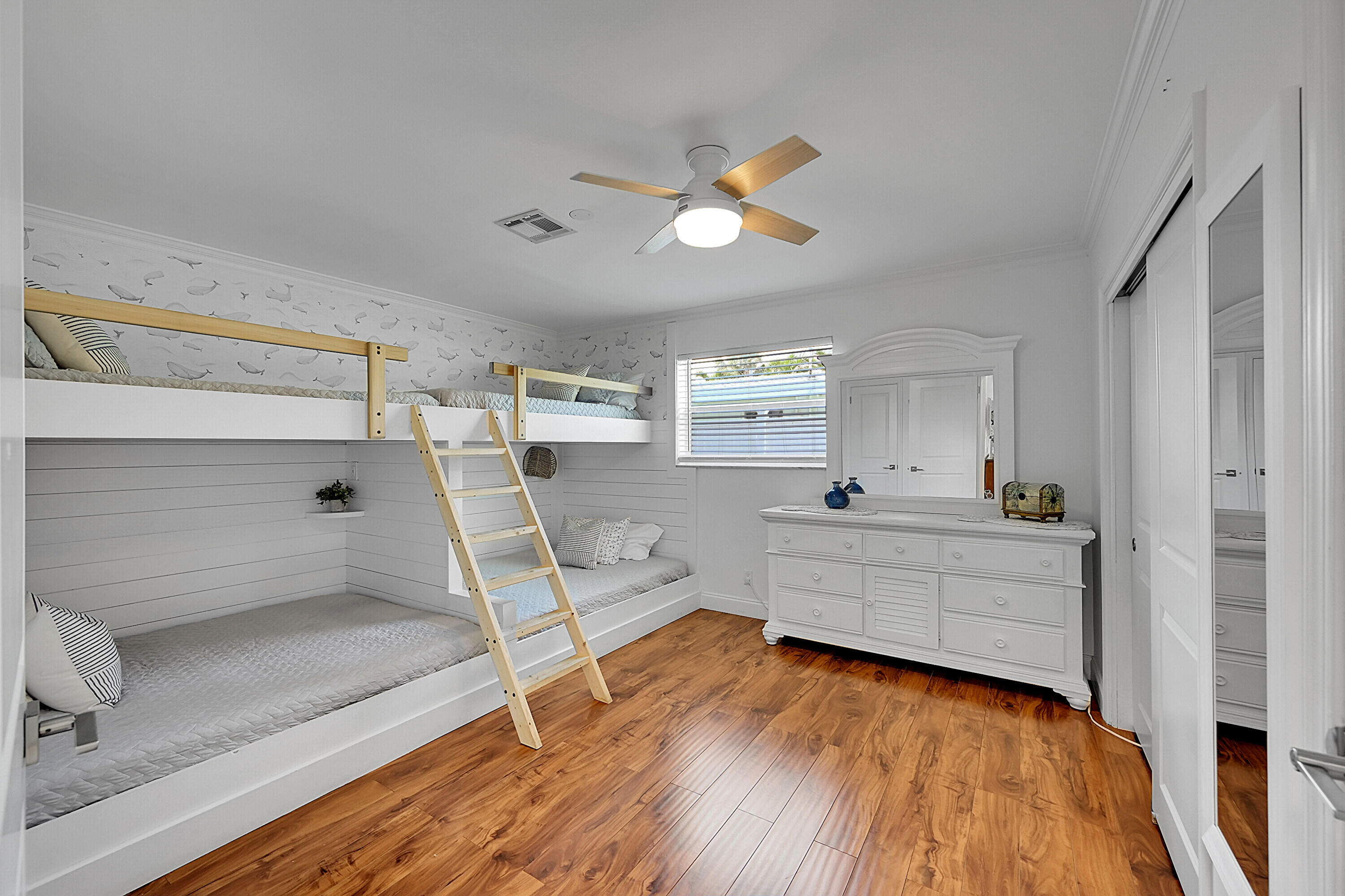 1080 SE 9TH Avenue