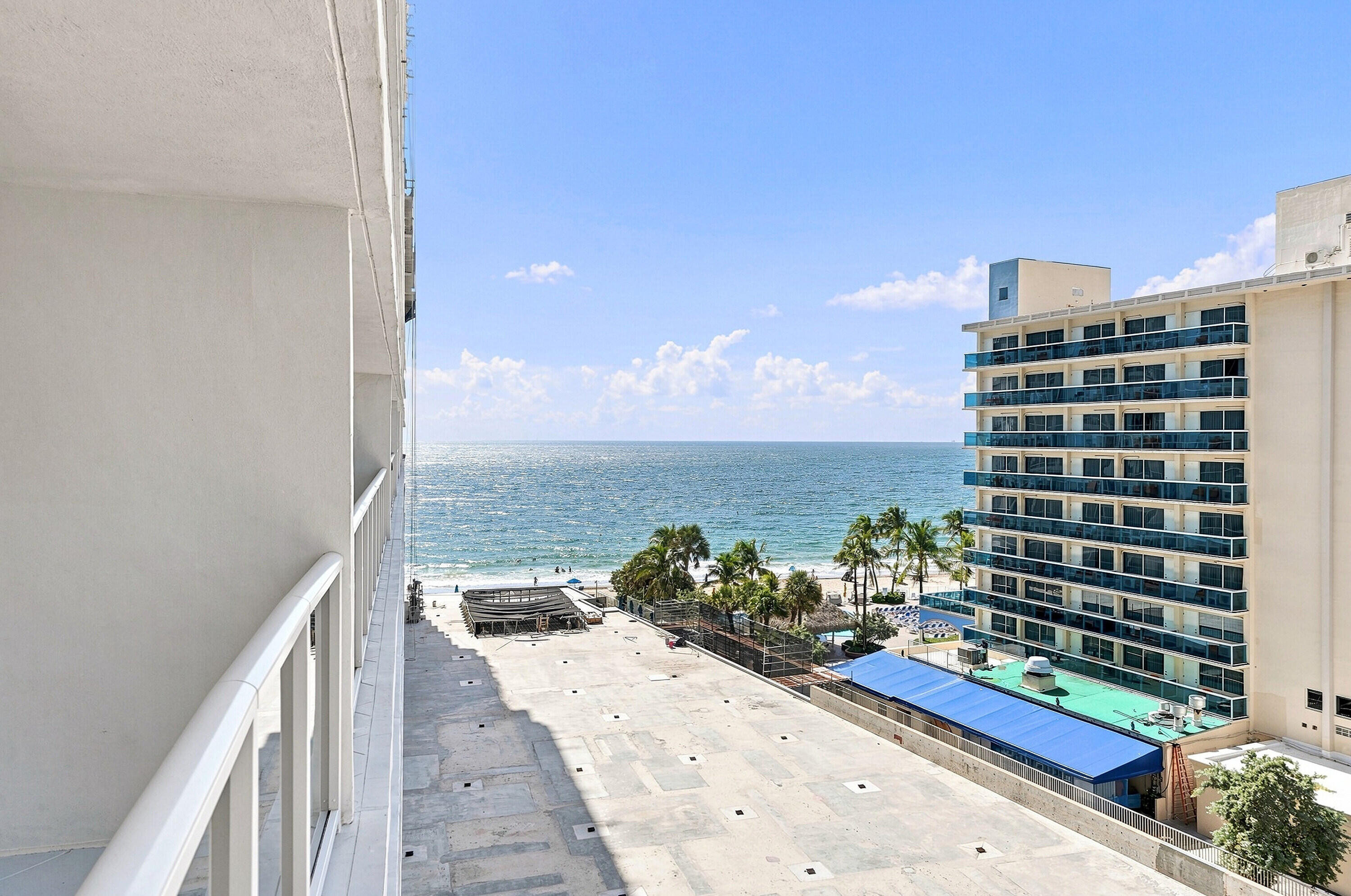 4100 GALT OCEAN 604