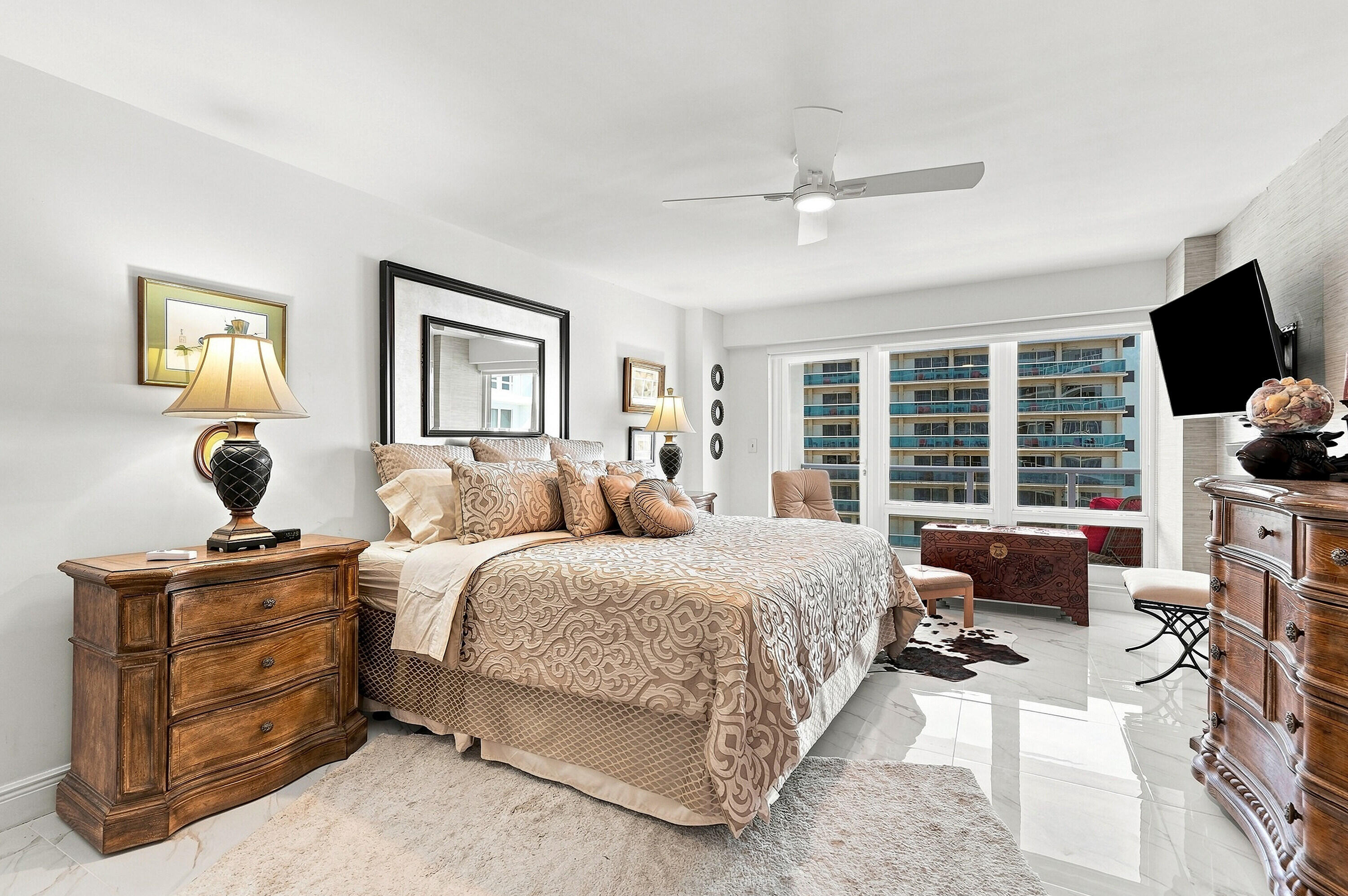 4100 GALT OCEAN 604