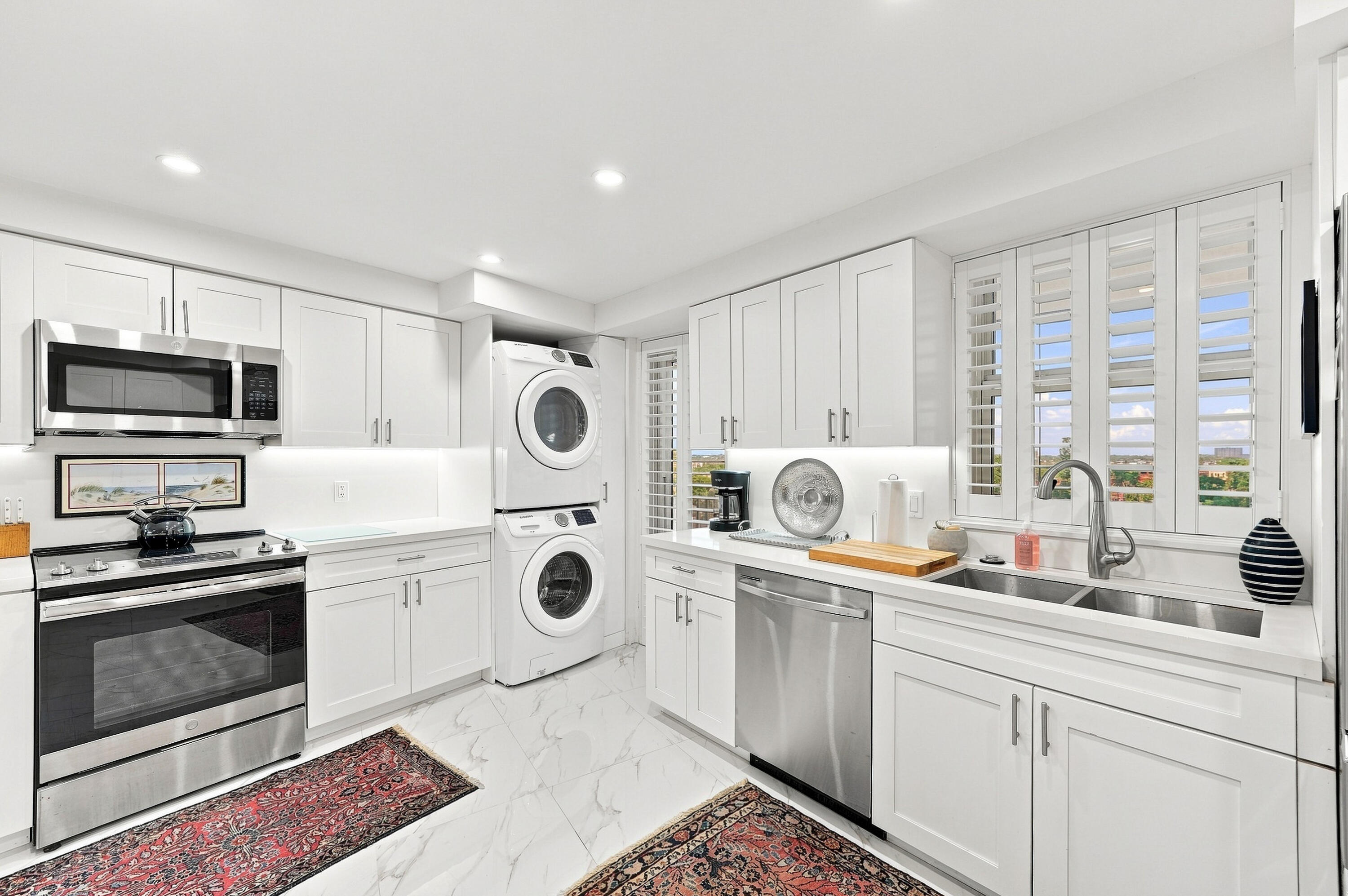 4100 GALT OCEAN 604