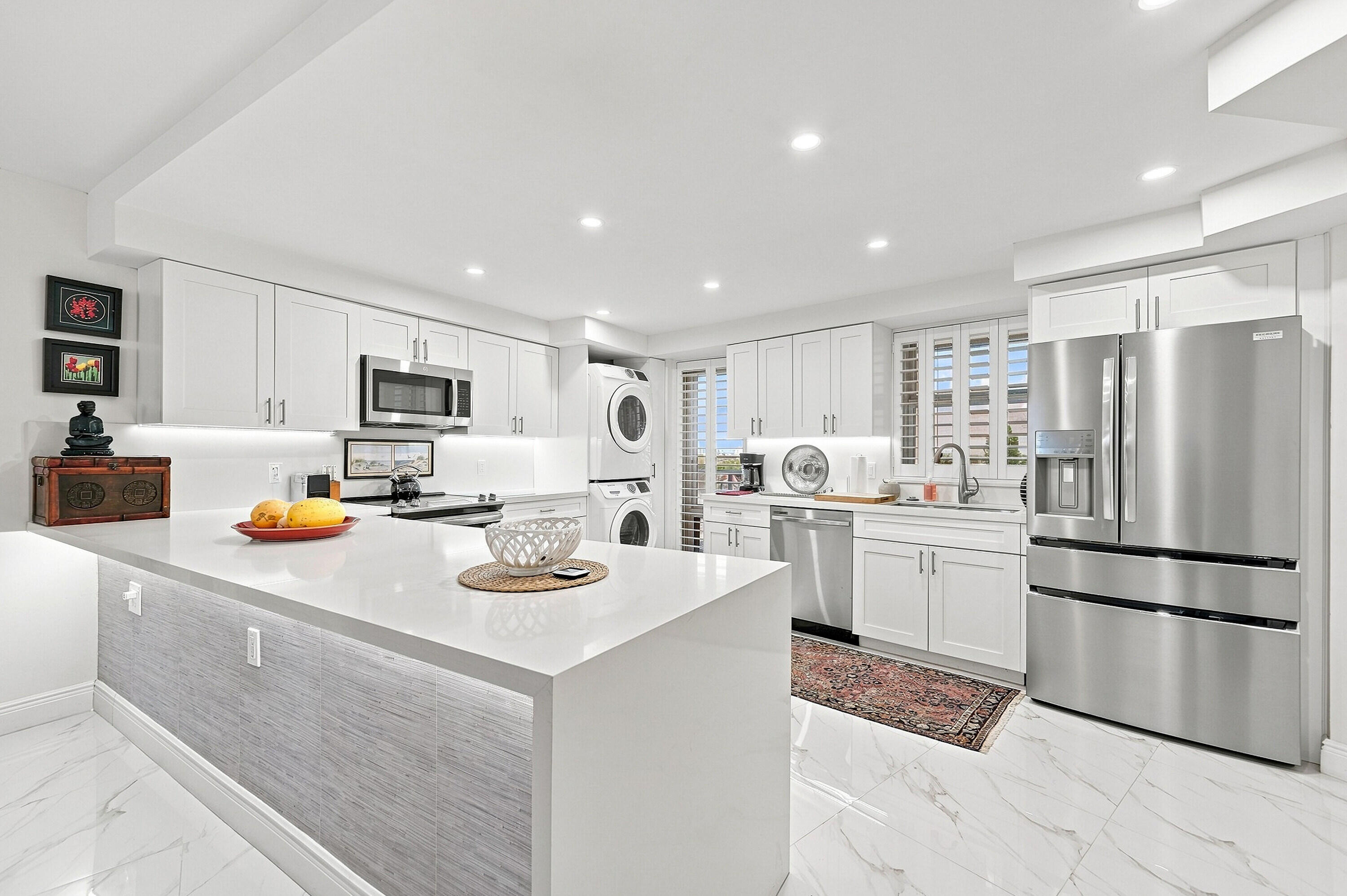 4100 GALT OCEAN 604