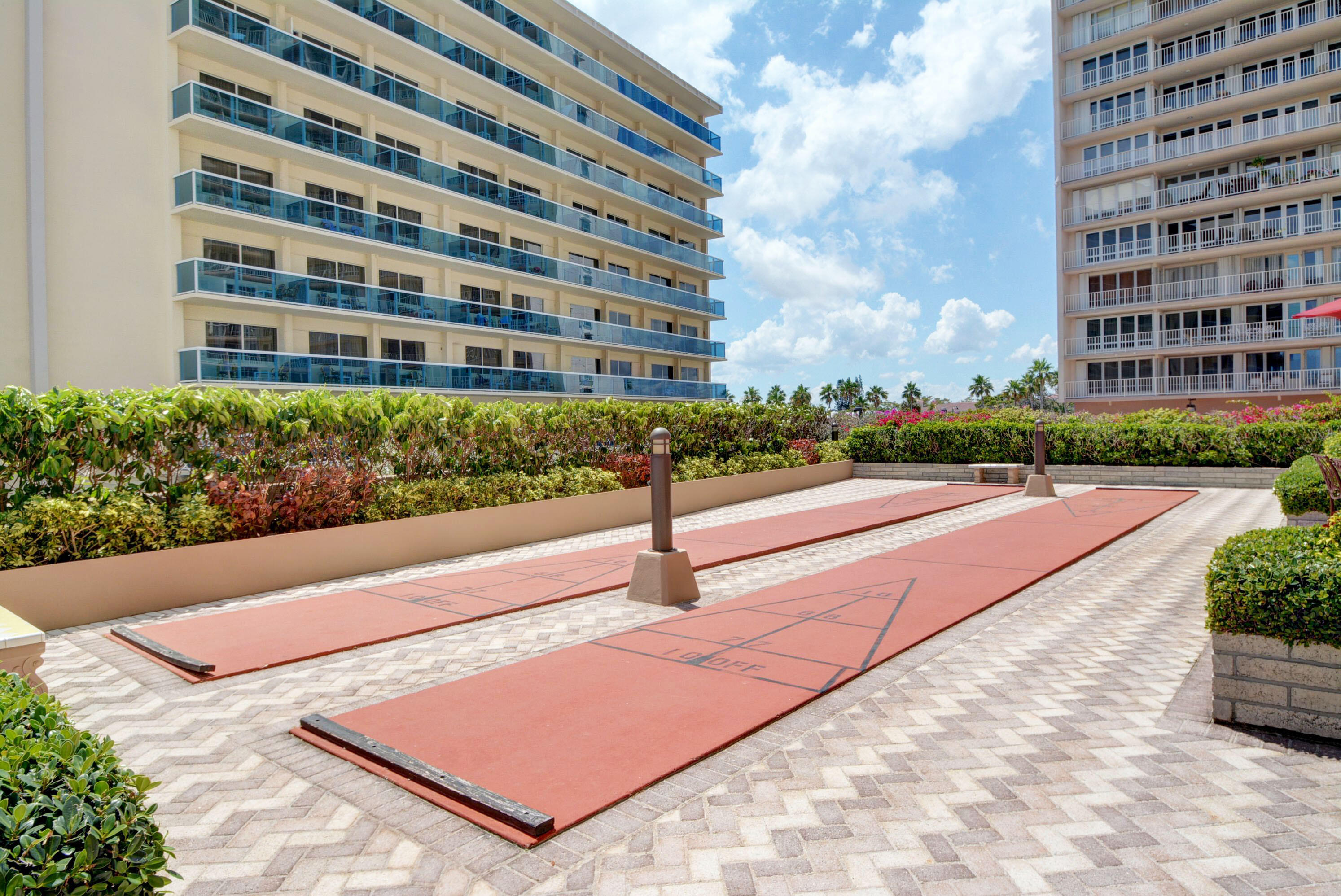 4100 GALT OCEAN 604
