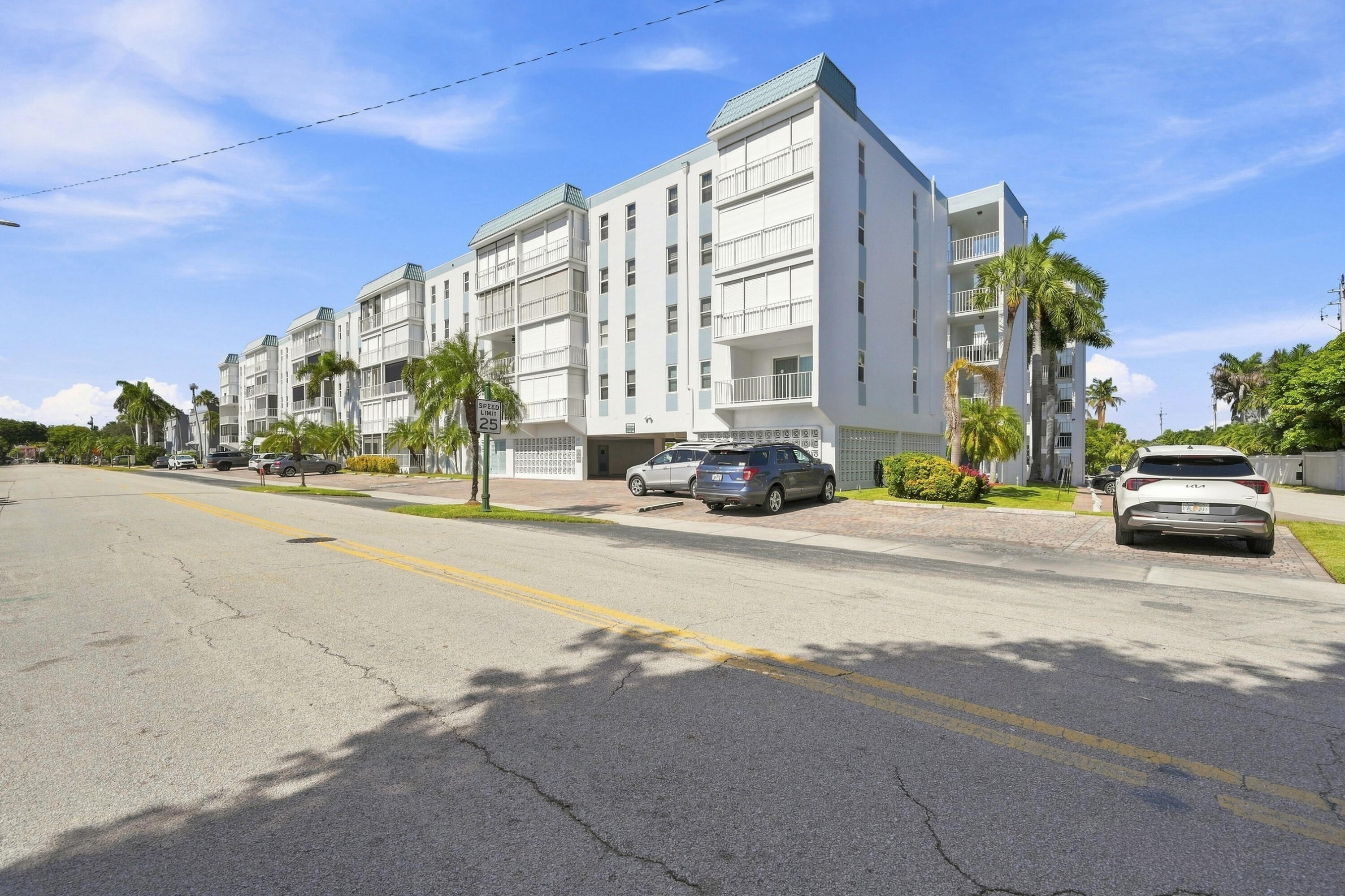 4629 POINCIANA Street 304, Lauderdale-By-The-Sea Unit: 304
