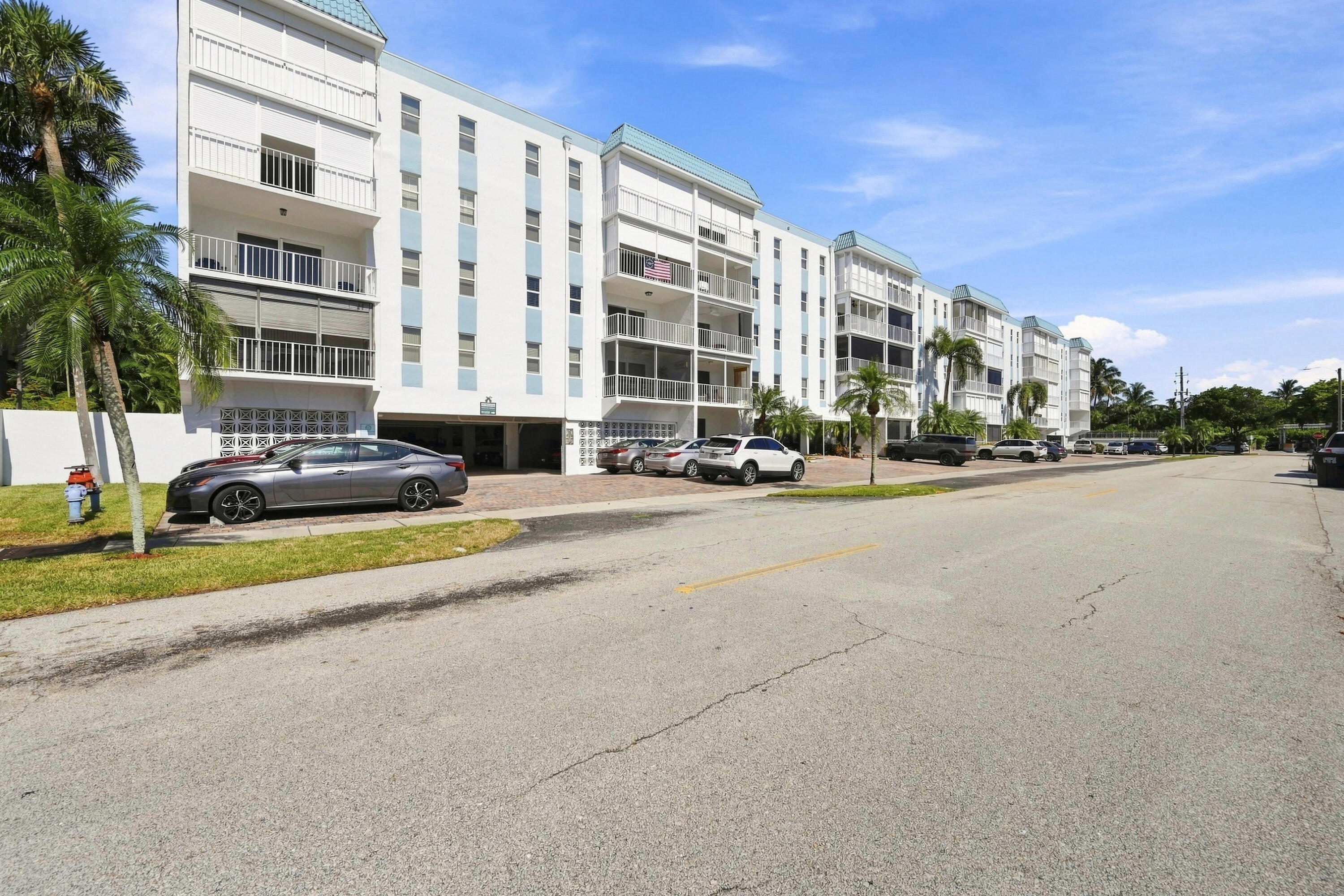 4629 POINCIANA Street 304, Lauderdale-By-The-Sea Unit: 304