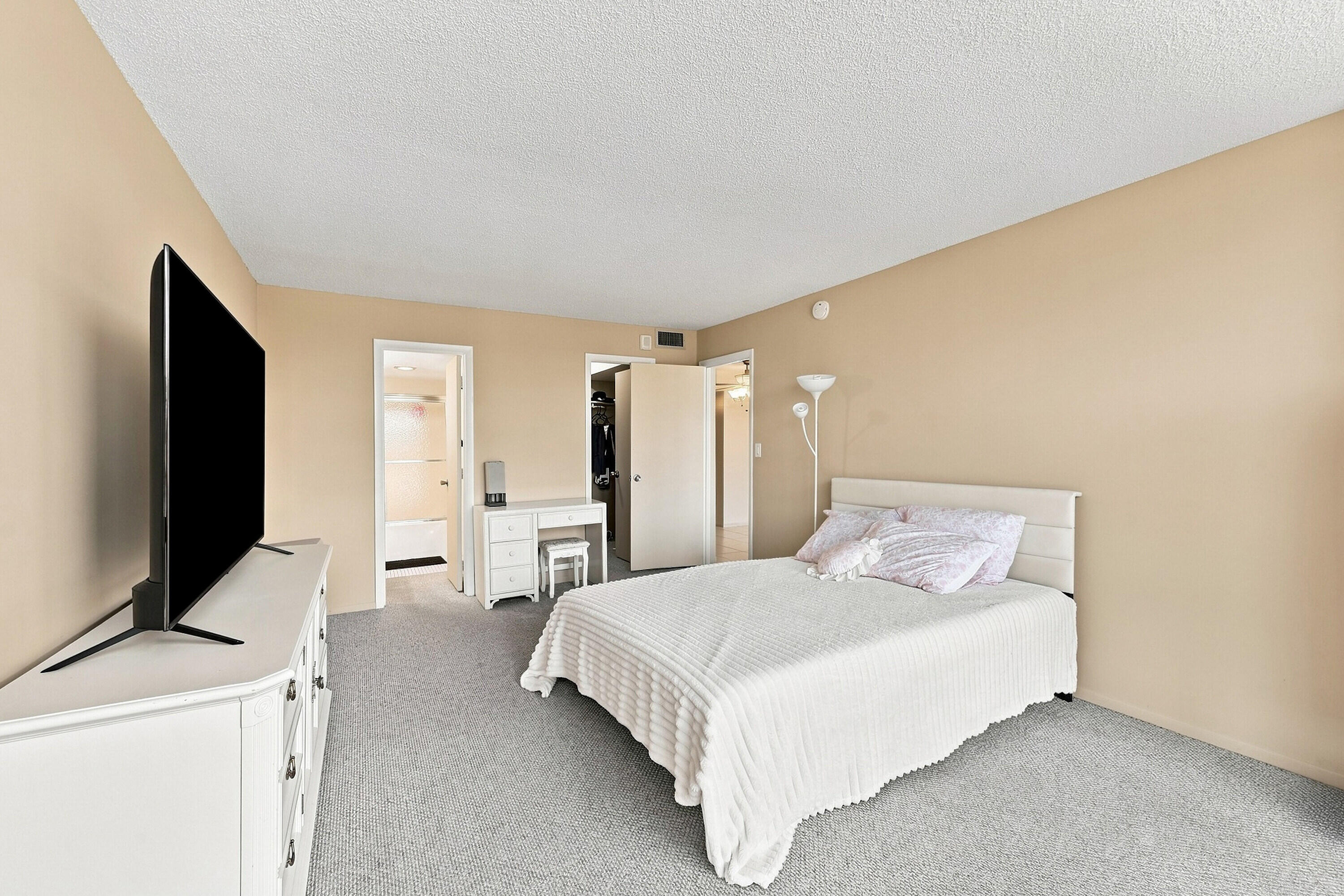 531 N OCEAN Boulevard 505