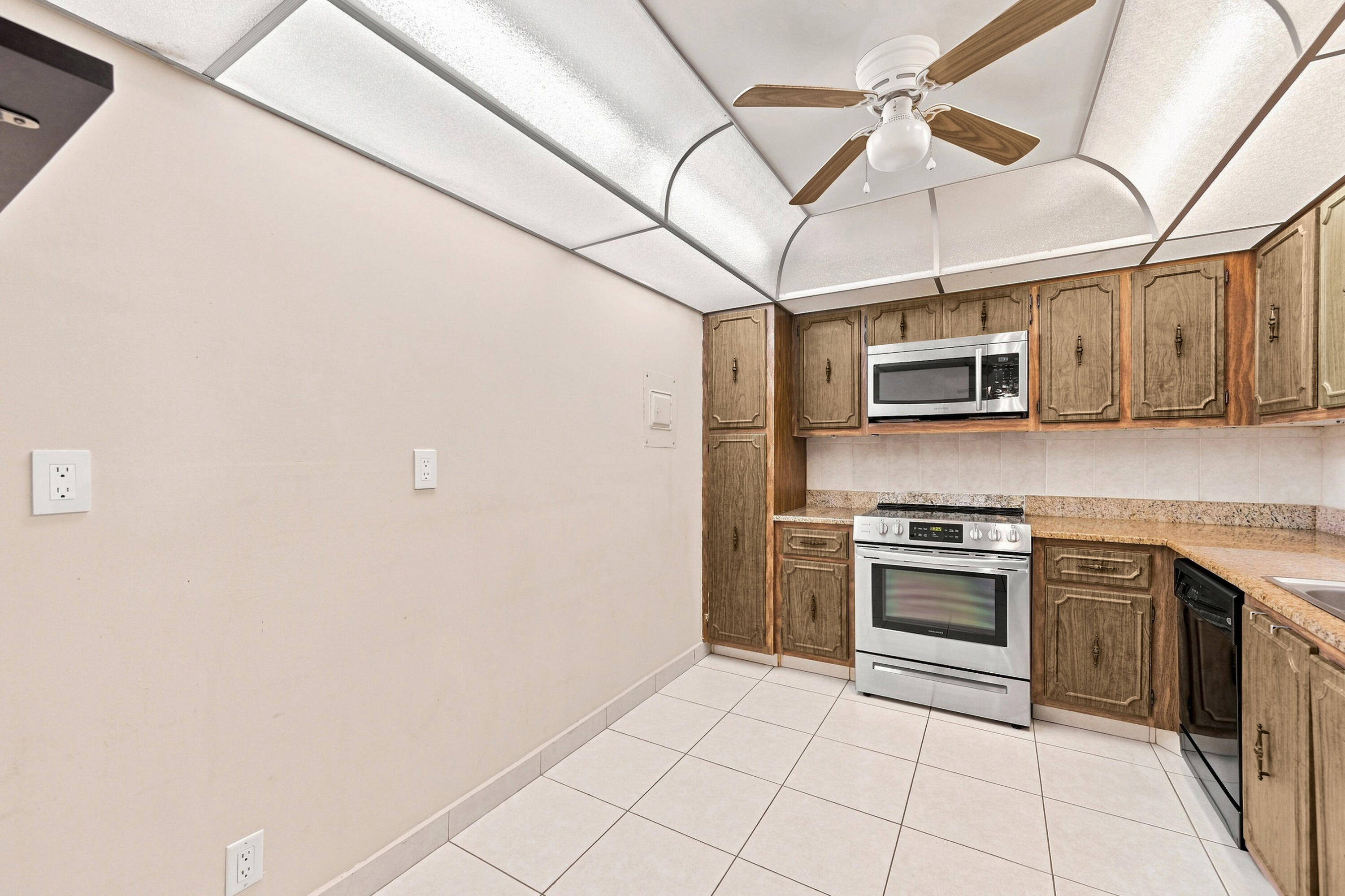 531 N OCEAN Boulevard 505