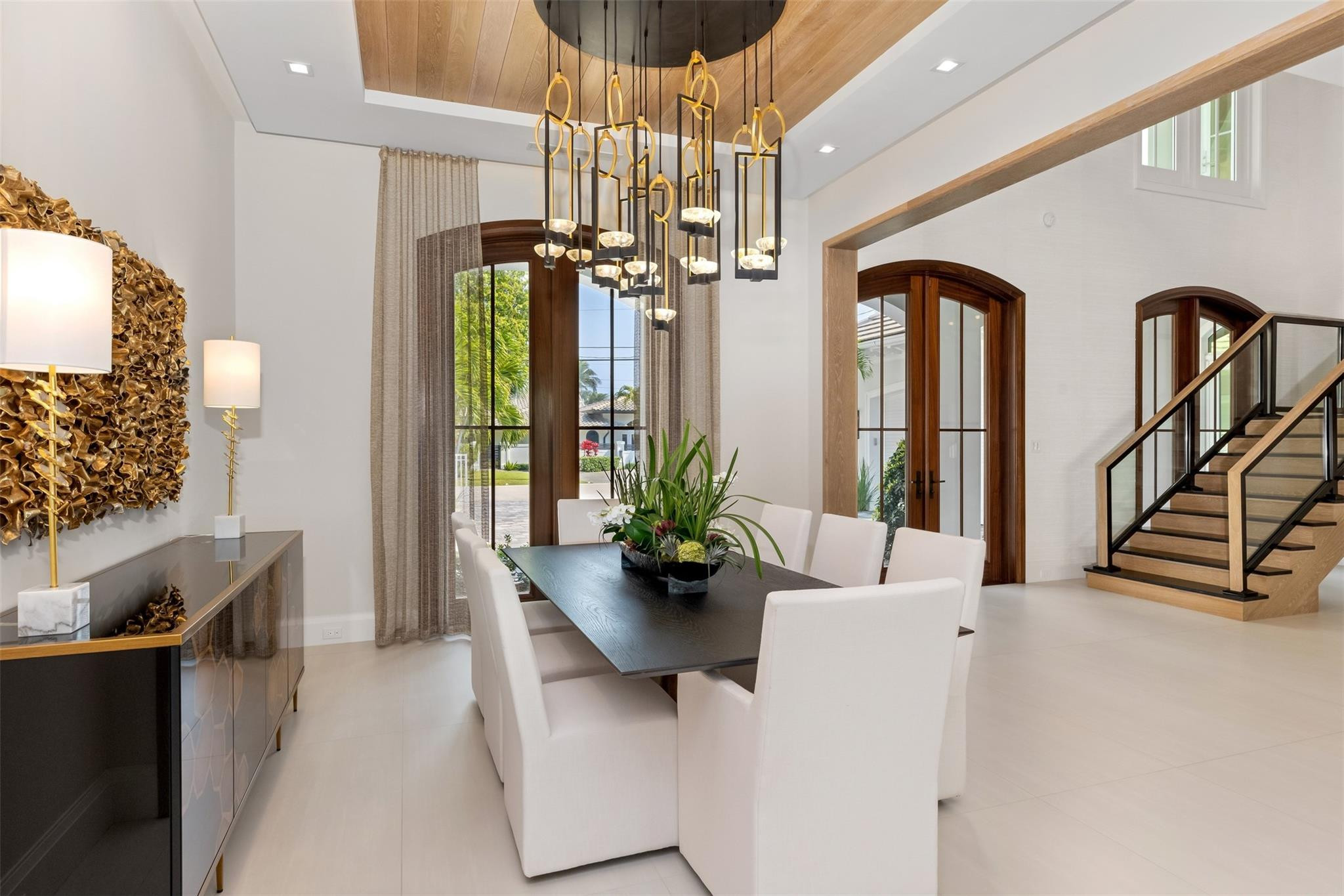 2520 DEL LAGO Drive