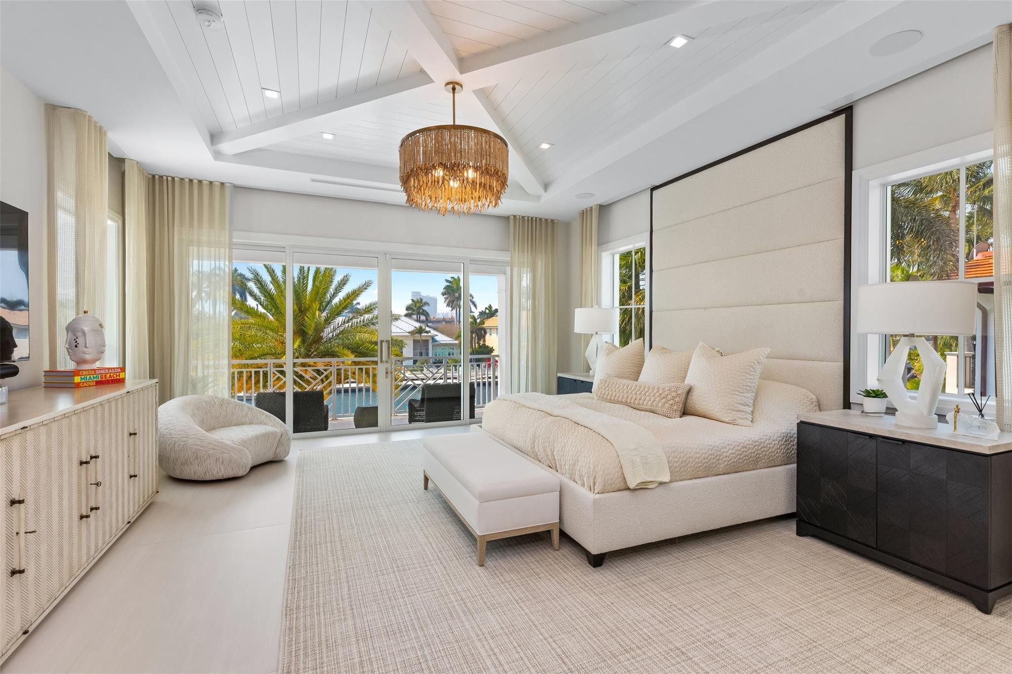 2520 DEL LAGO Drive