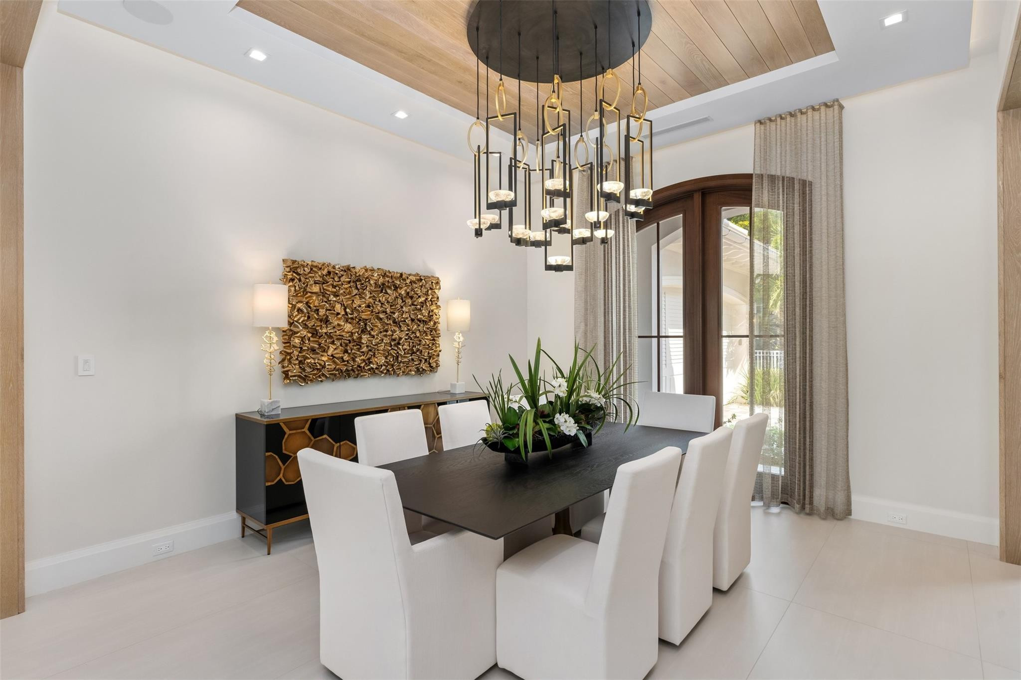 2520 DEL LAGO Drive