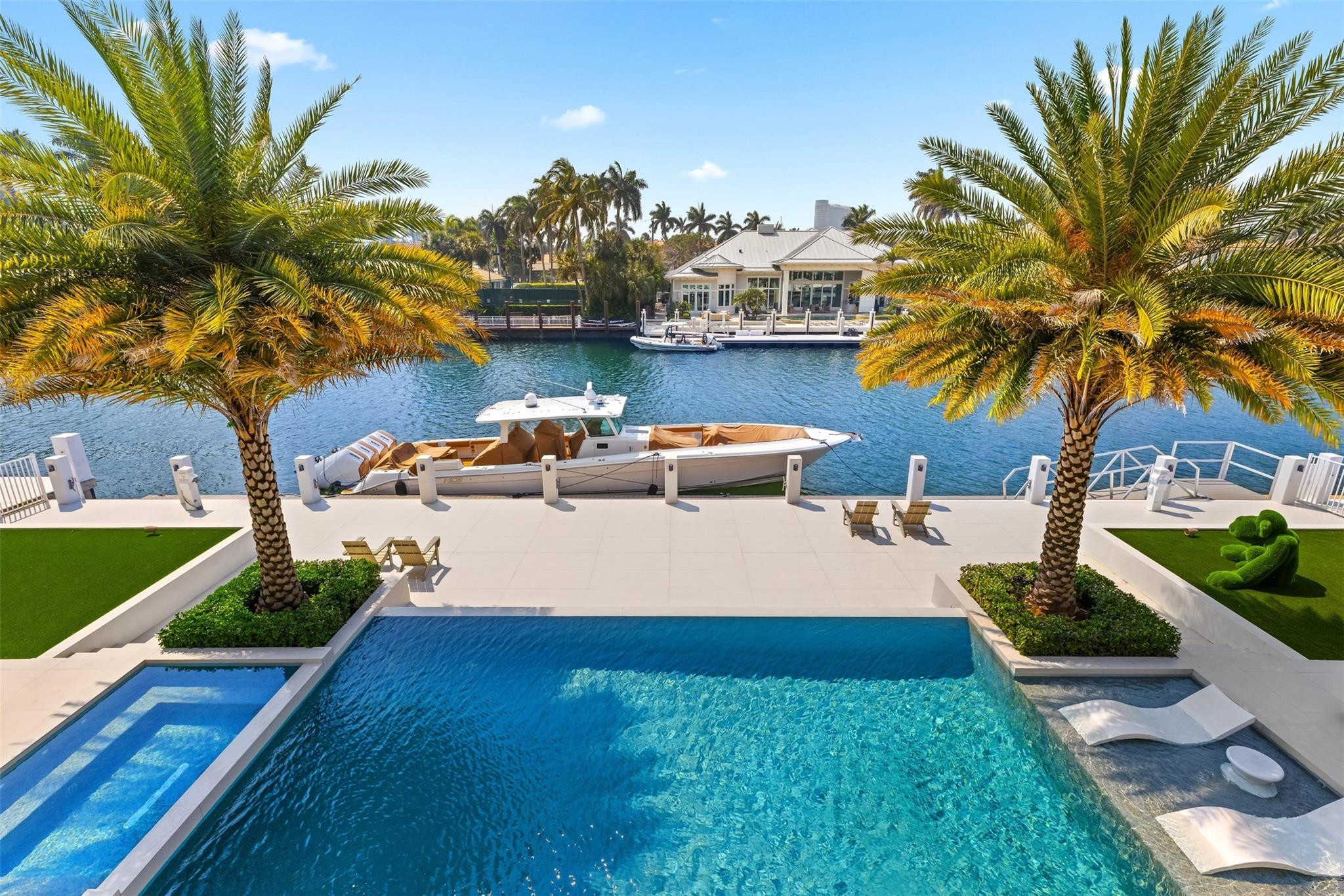 2520 DEL LAGO Drive