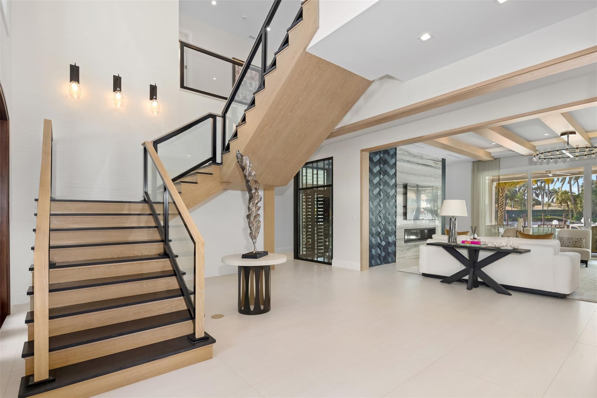 2520 DEL LAGO Drive