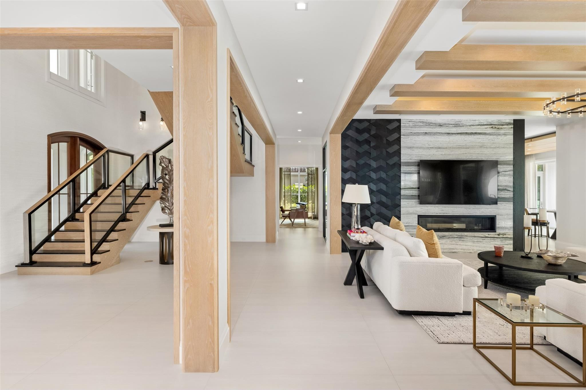 2520 DEL LAGO Drive