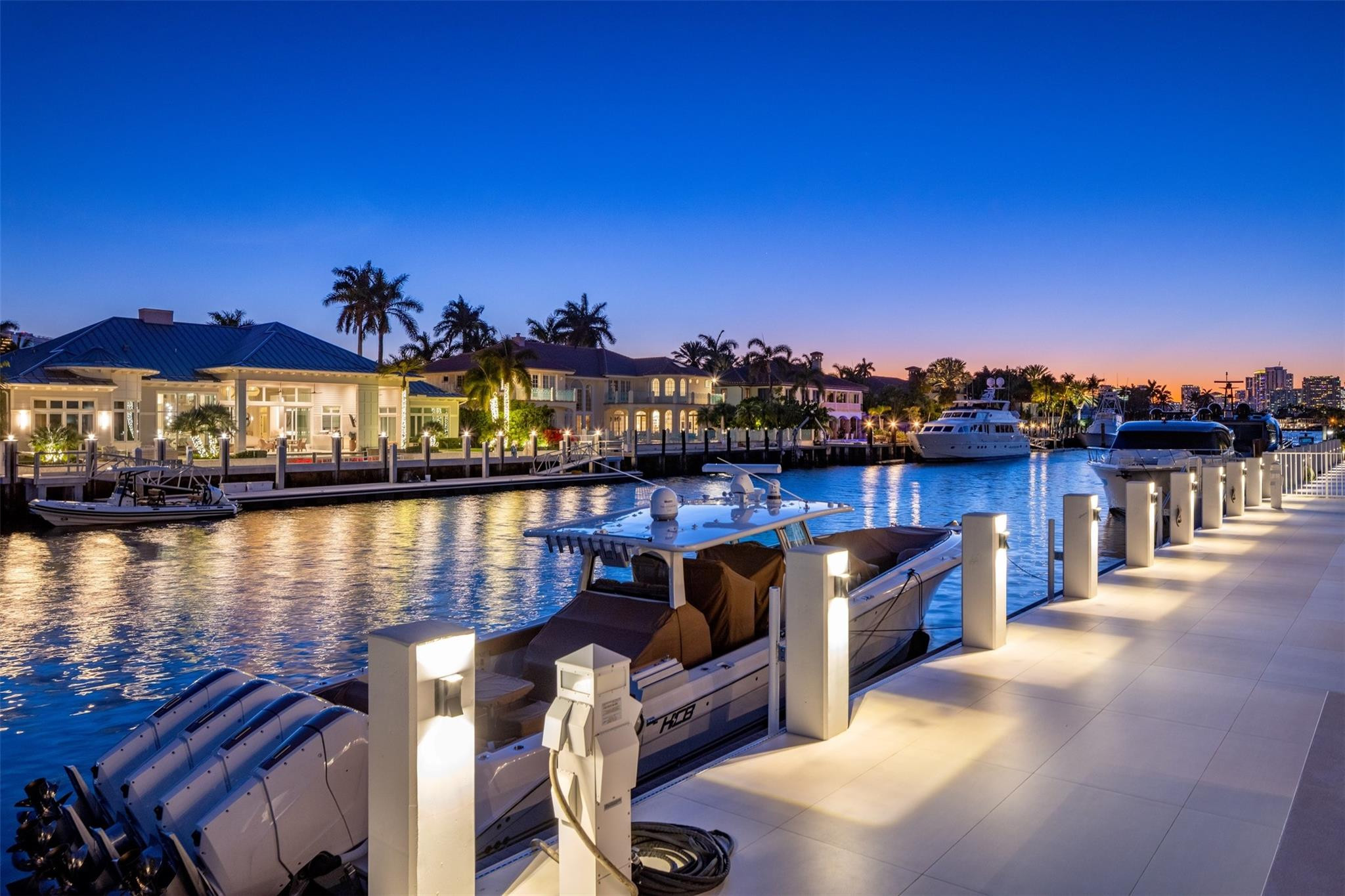 2520 DEL LAGO Drive