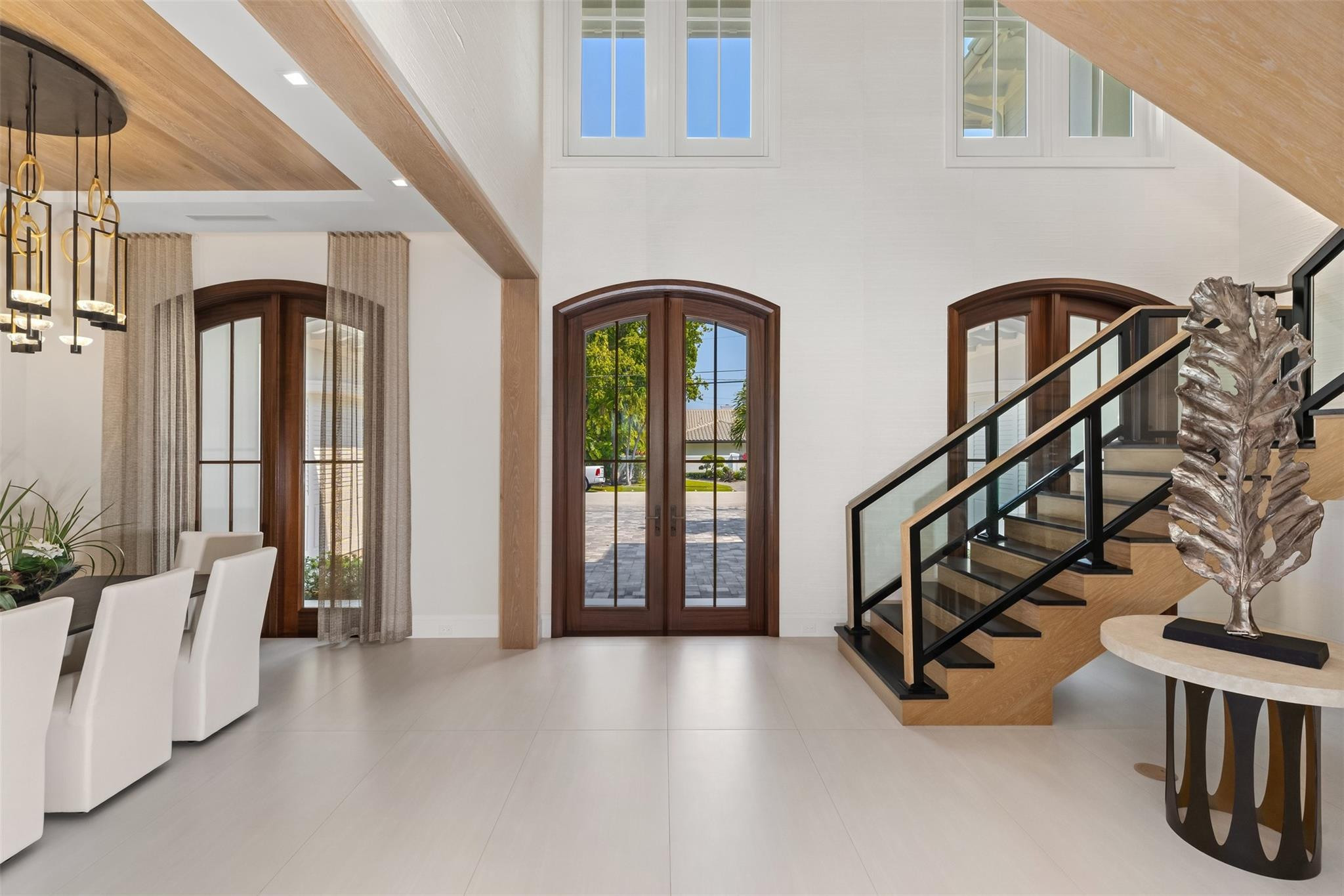 2520 DEL LAGO Drive