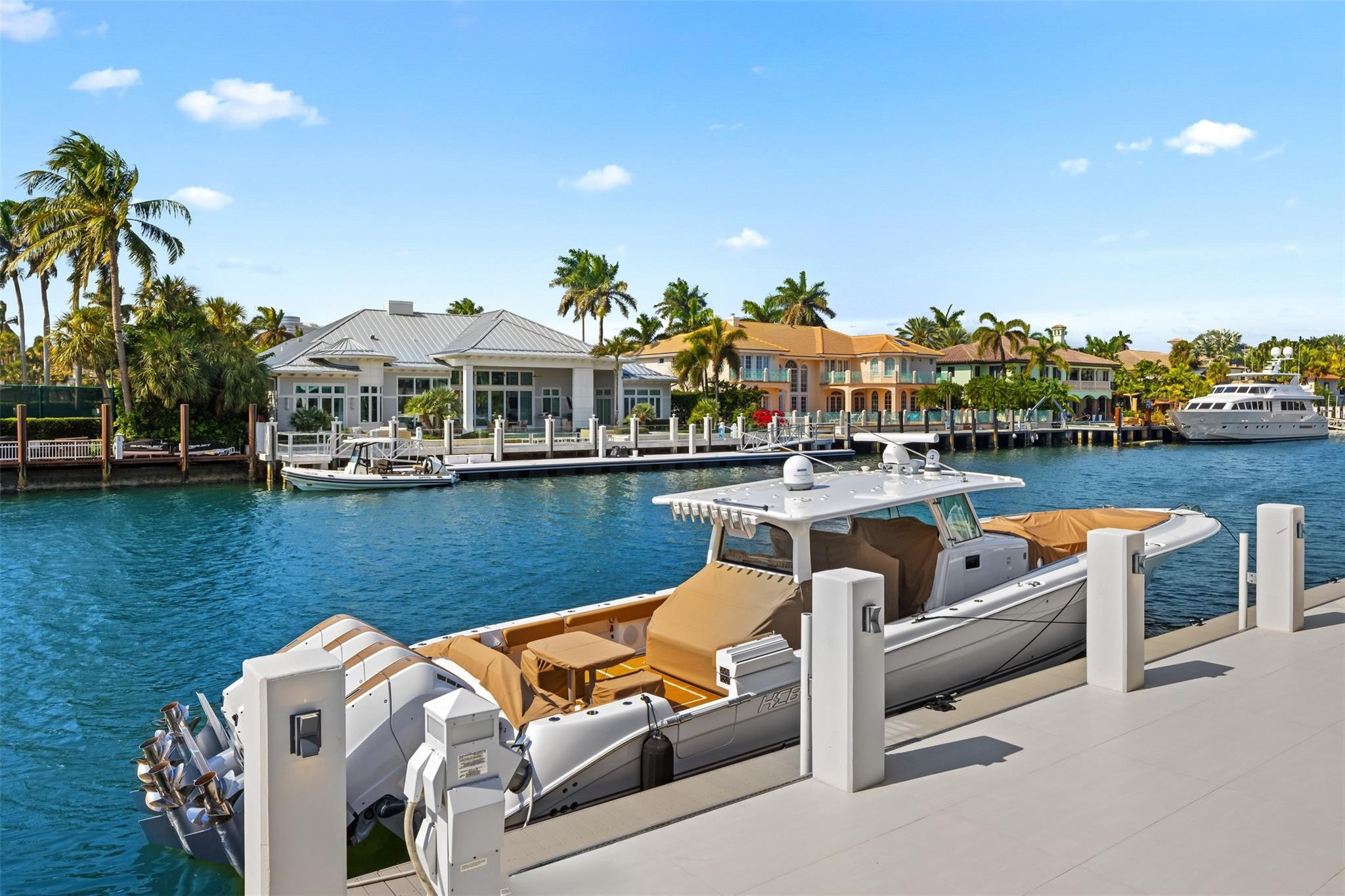 2520 DEL LAGO Drive