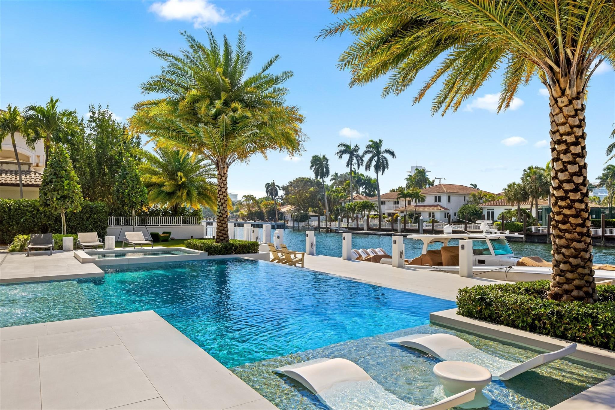 2520 DEL LAGO Drive