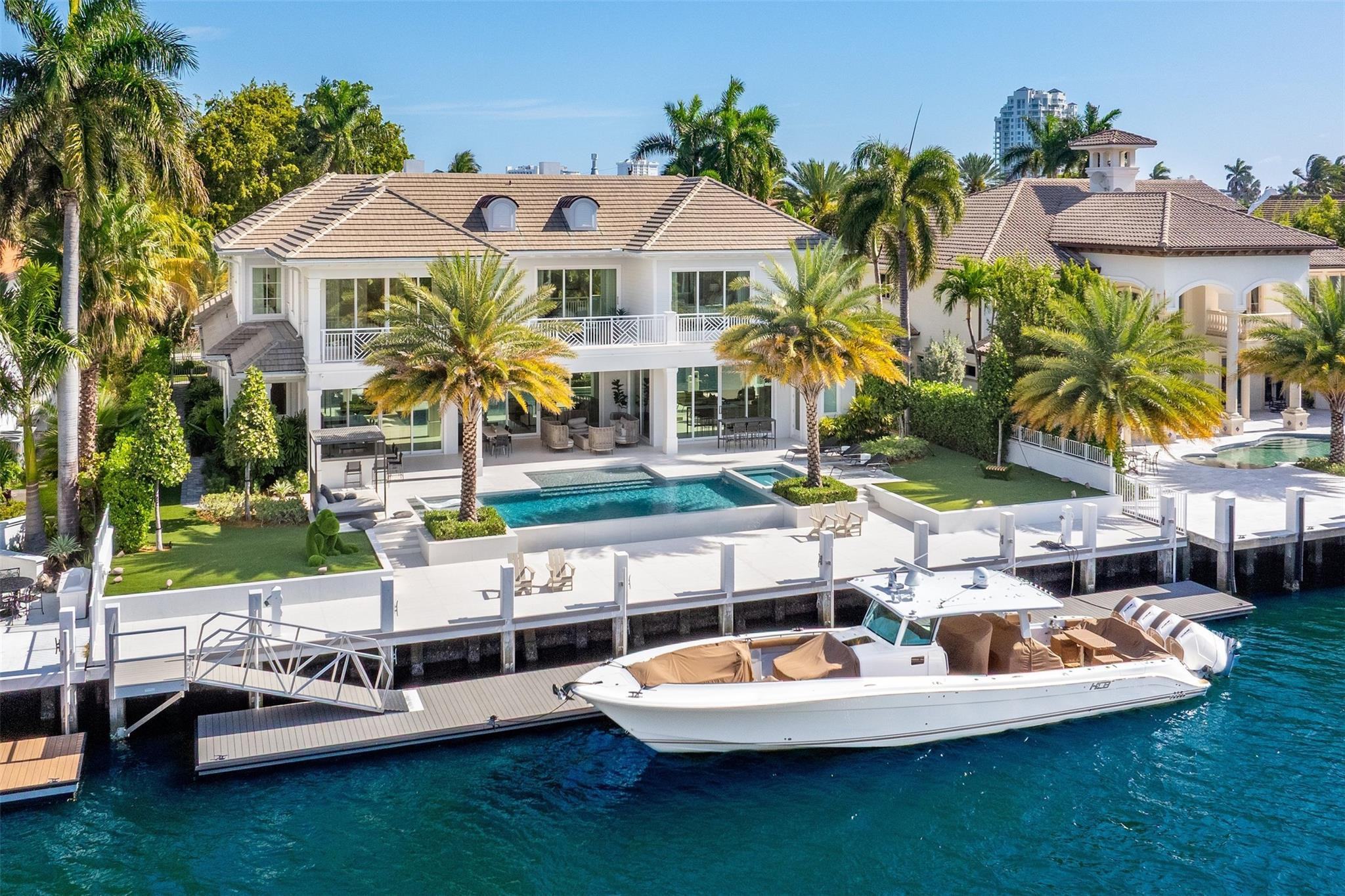 2520 DEL LAGO Drive