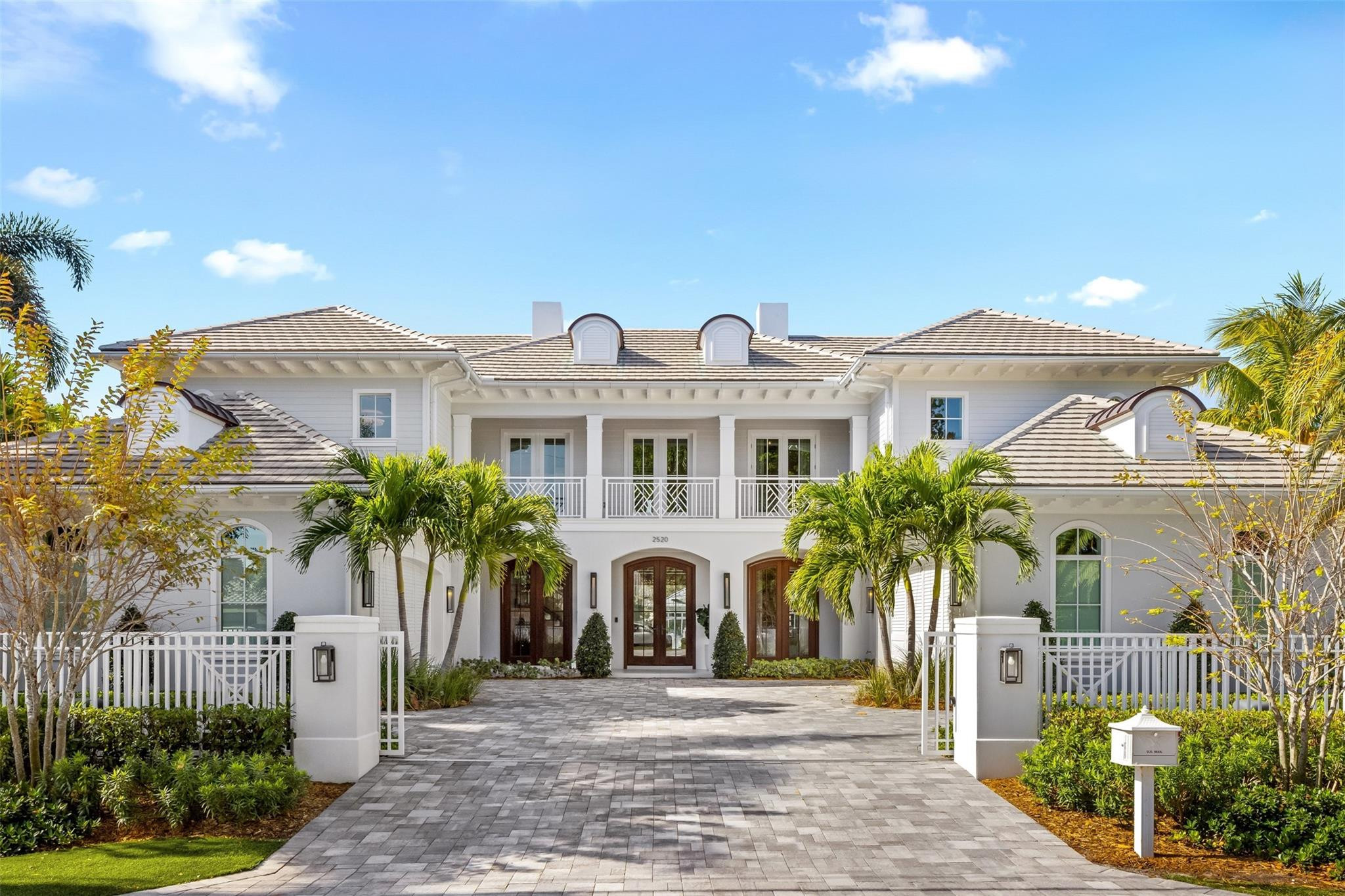 2520 DEL LAGO Drive