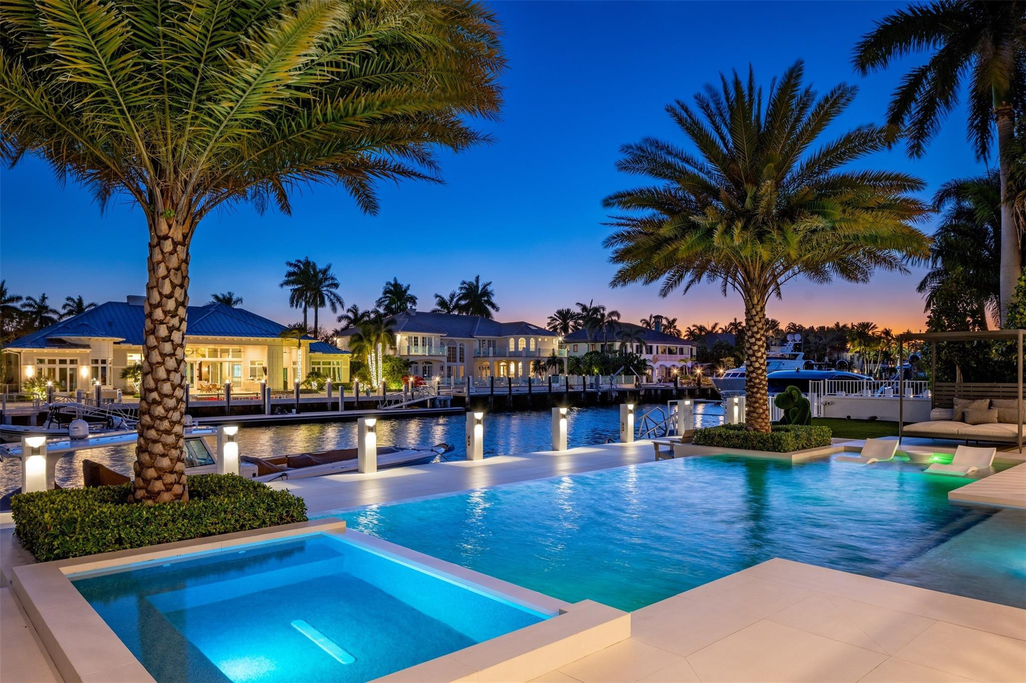 2520 DEL LAGO Drive