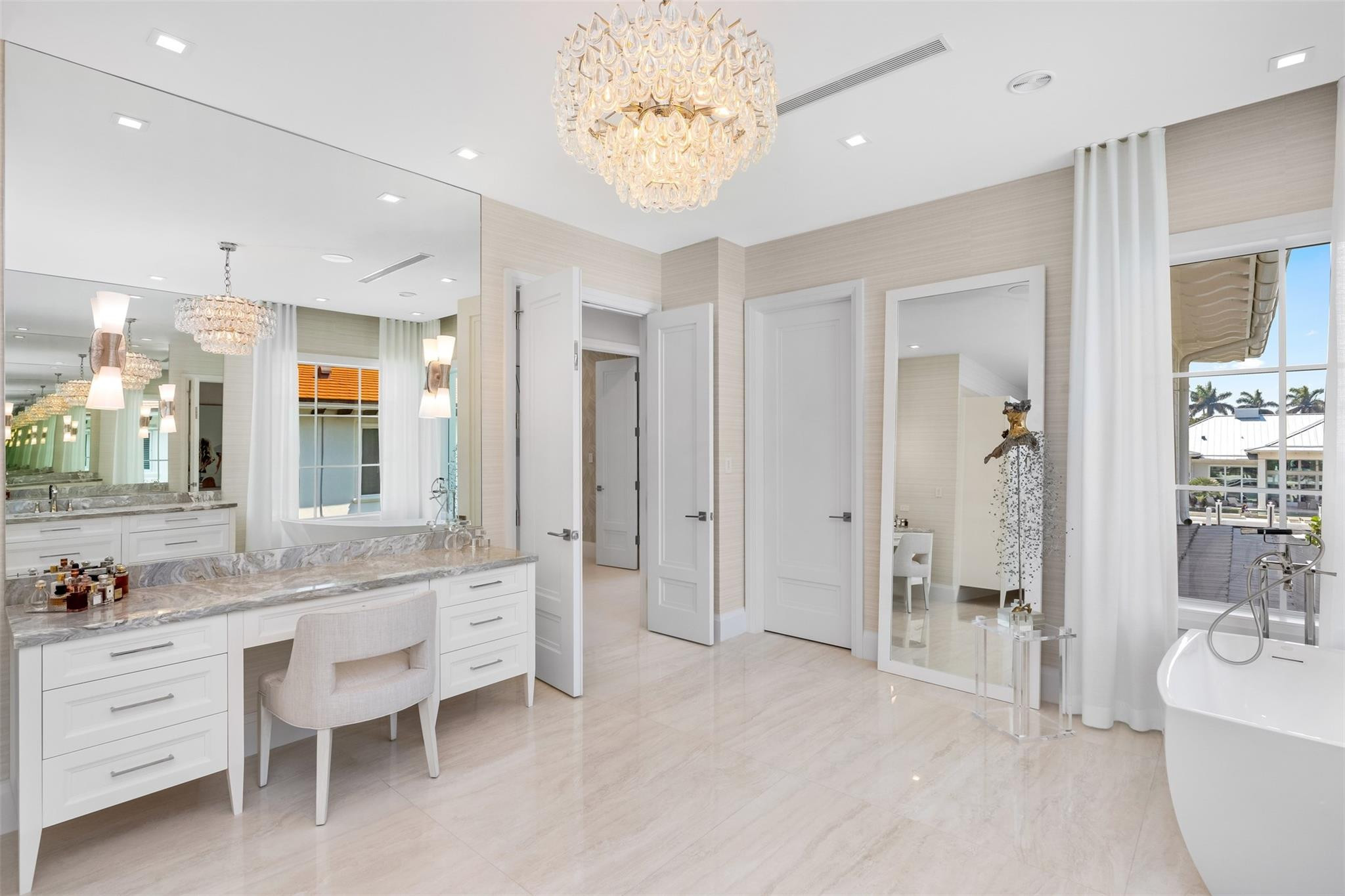 2520 DEL LAGO Drive