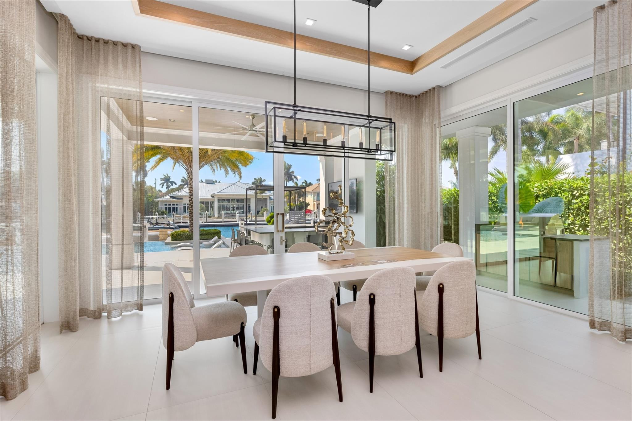 2520 DEL LAGO Drive