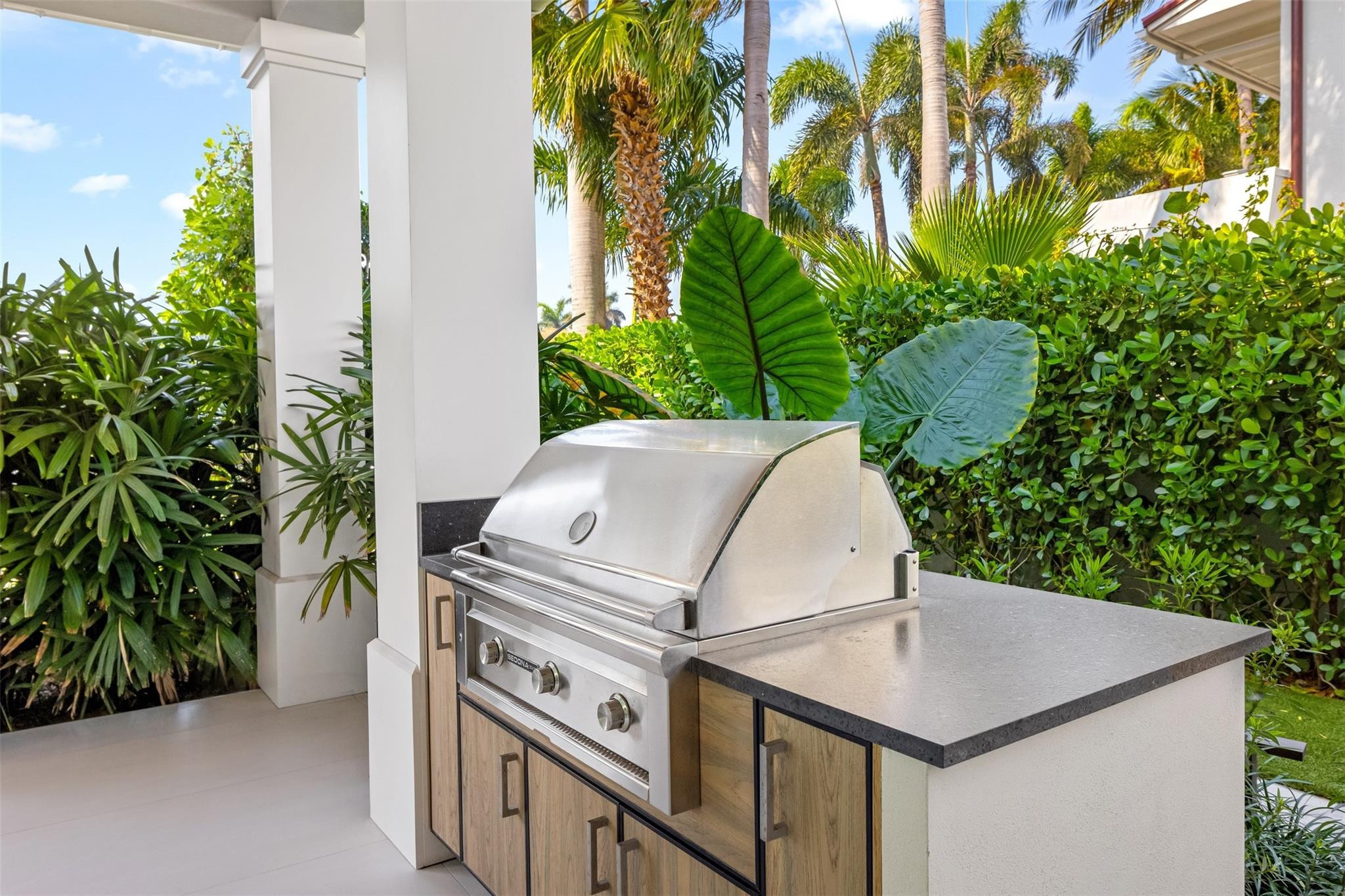 2520 DEL LAGO Drive