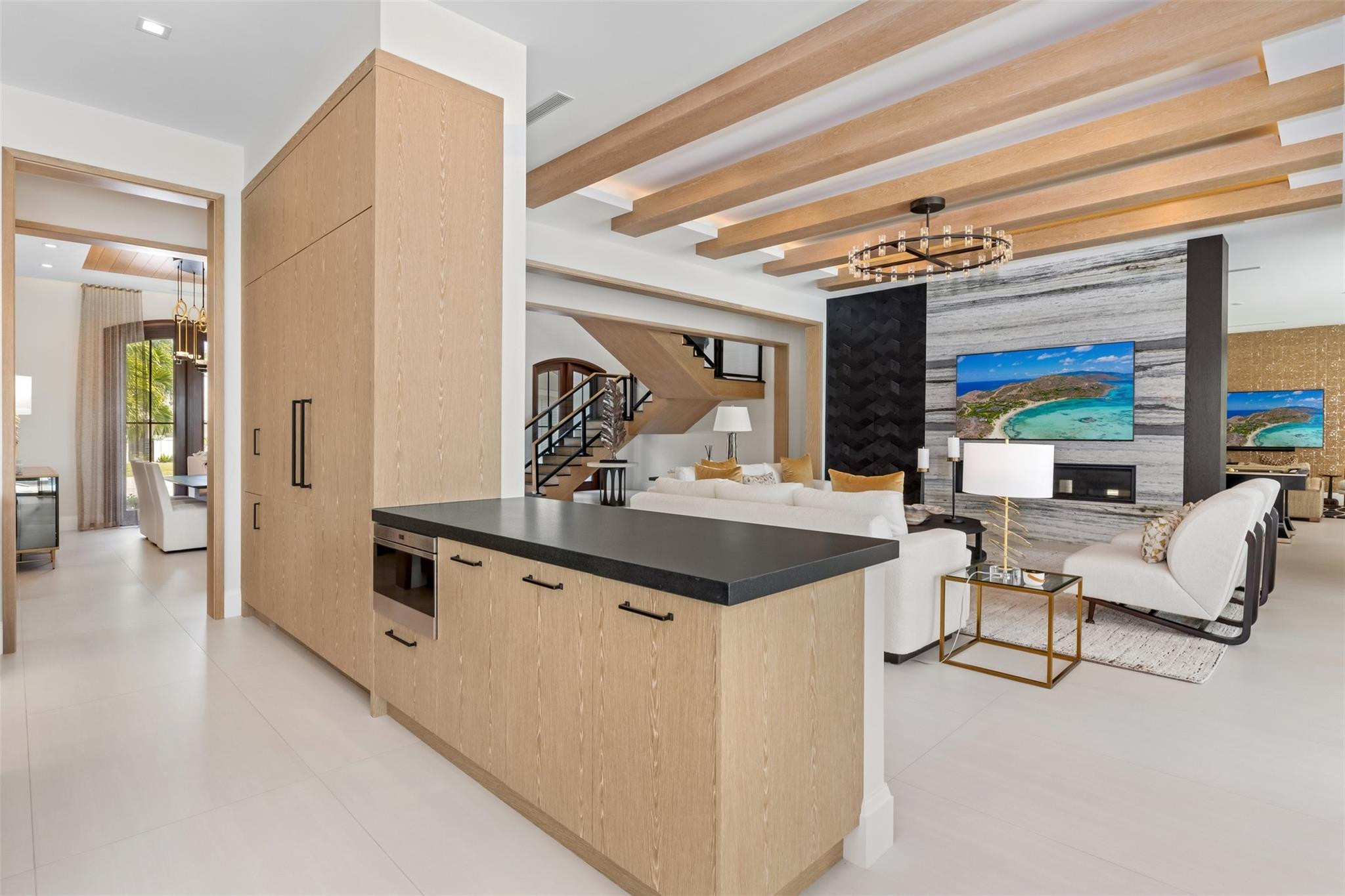 2520 DEL LAGO Drive