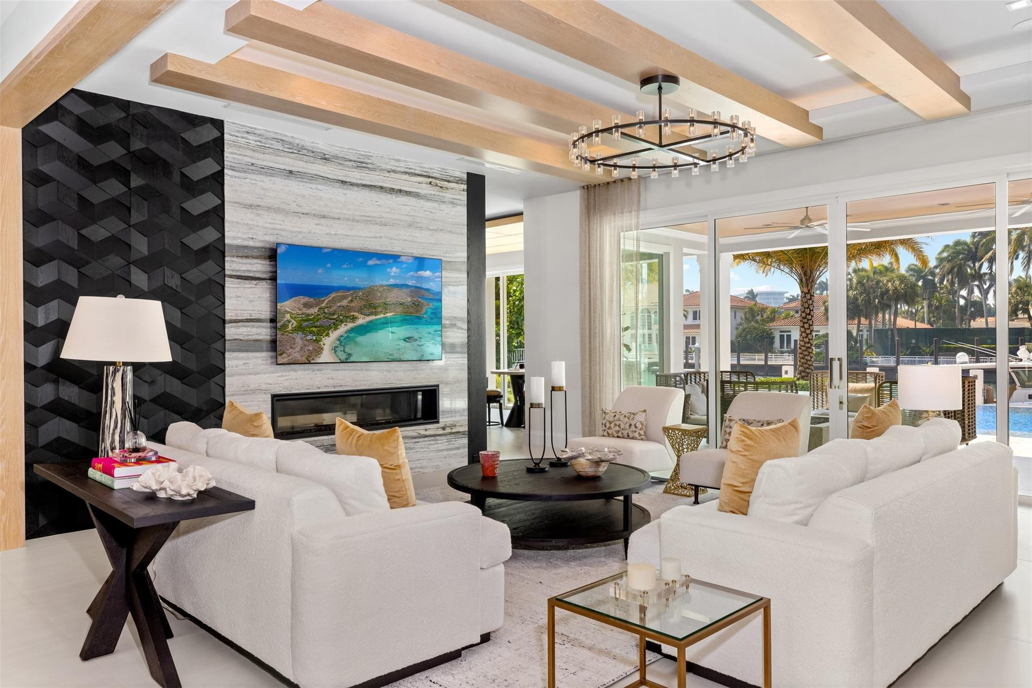2520 DEL LAGO Drive