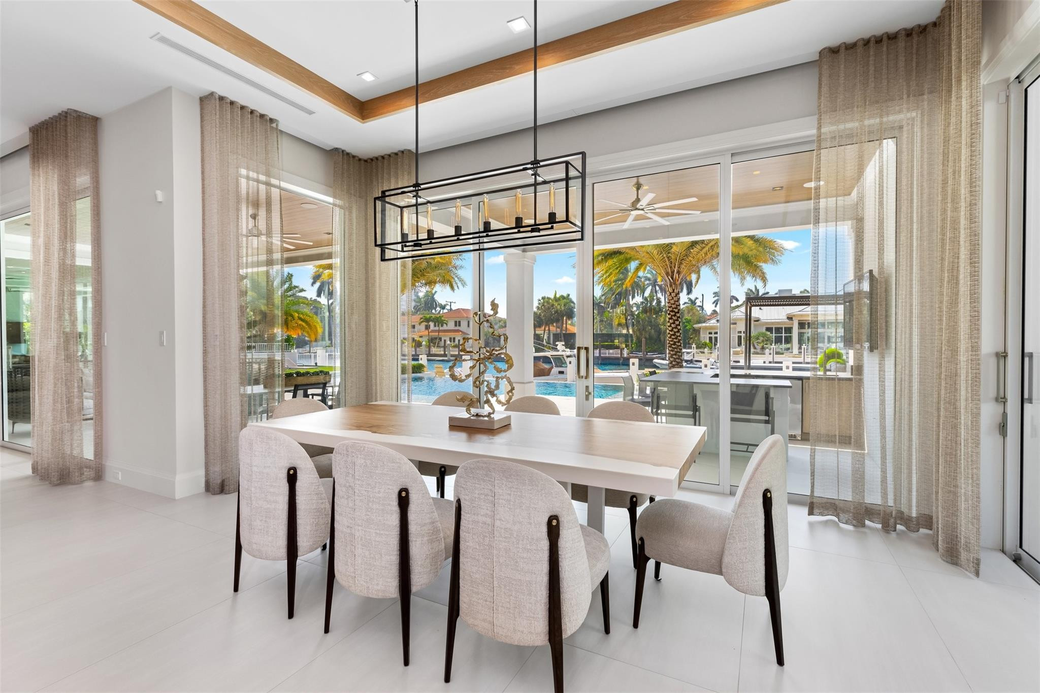 2520 DEL LAGO Drive