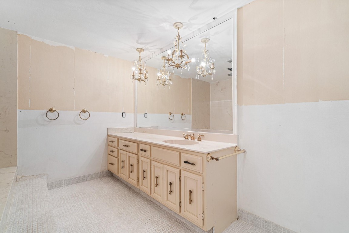 2000 S Ocean Blvd 204