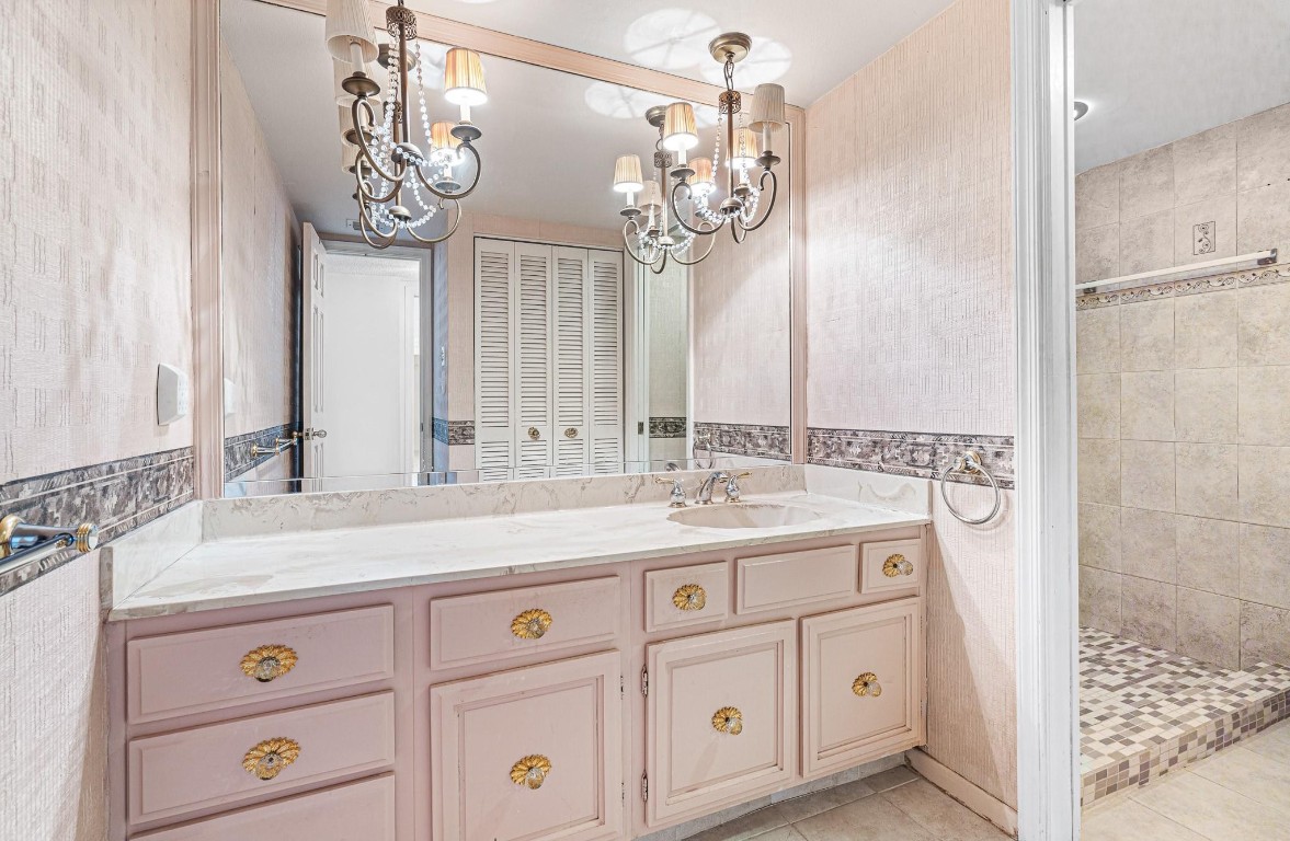 2000 S Ocean Blvd 204