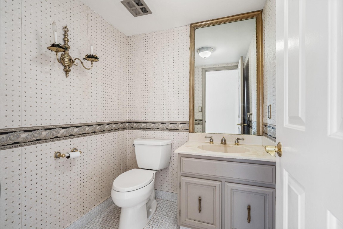 2000 S Ocean Blvd 204