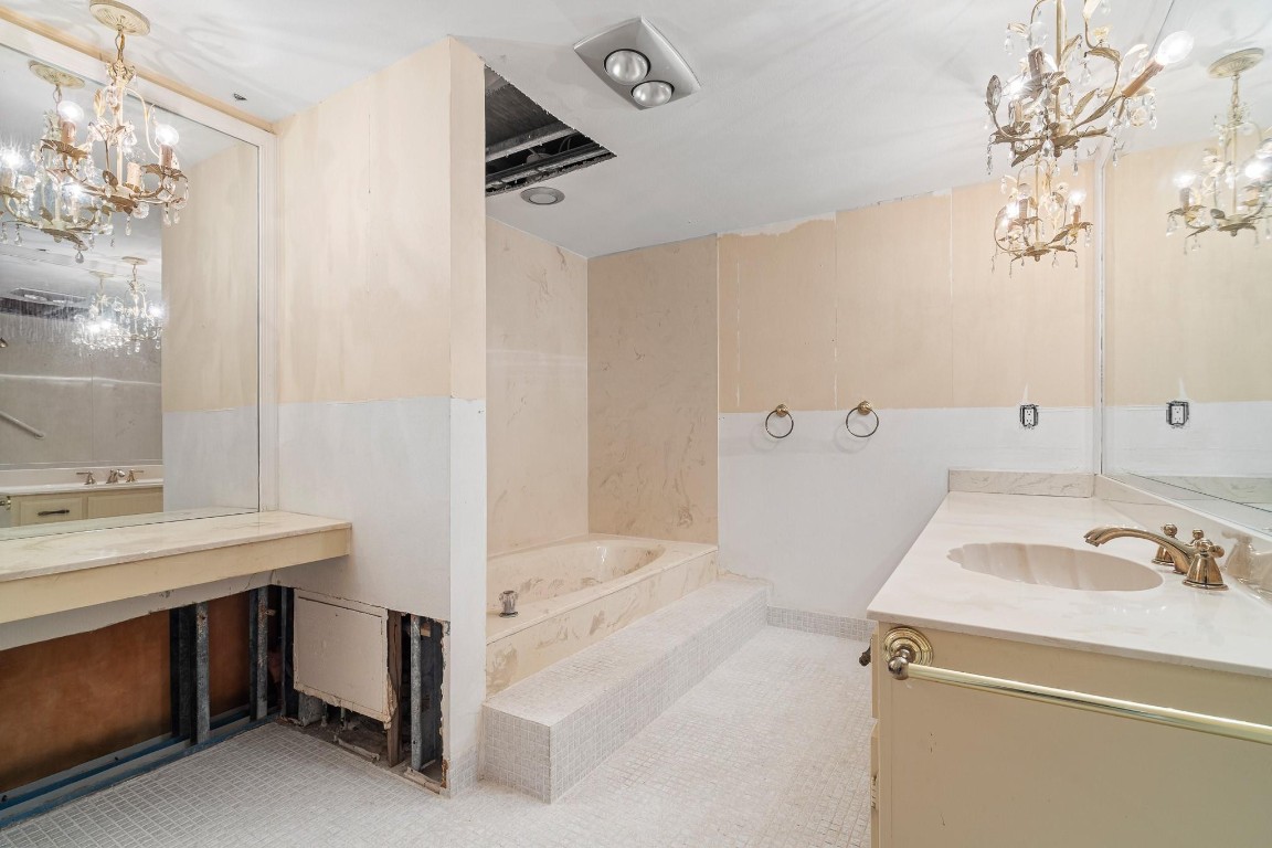 2000 S Ocean Blvd 204