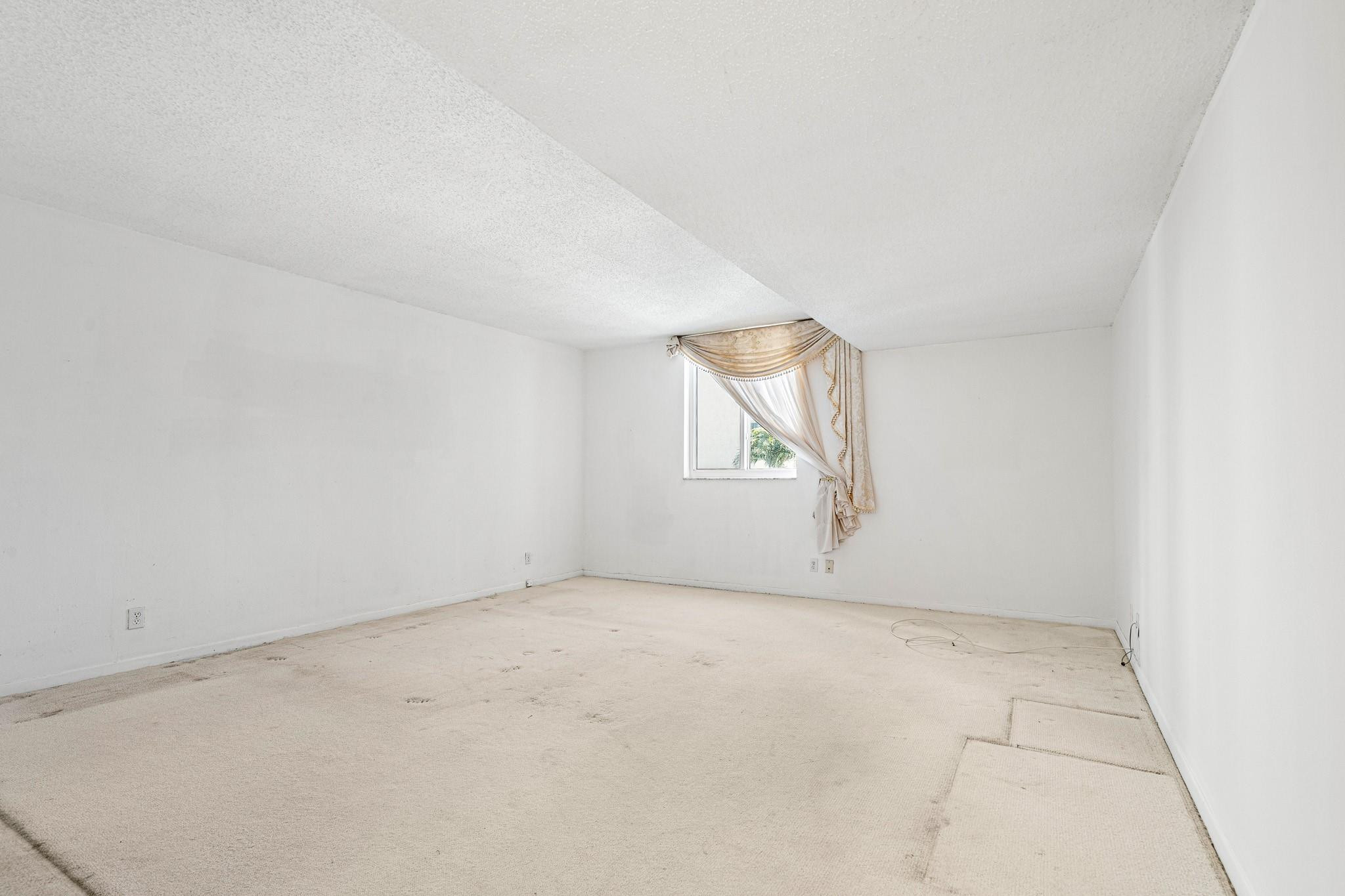 2000 S Ocean Blvd 204