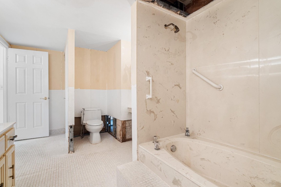 2000 S Ocean Blvd 204