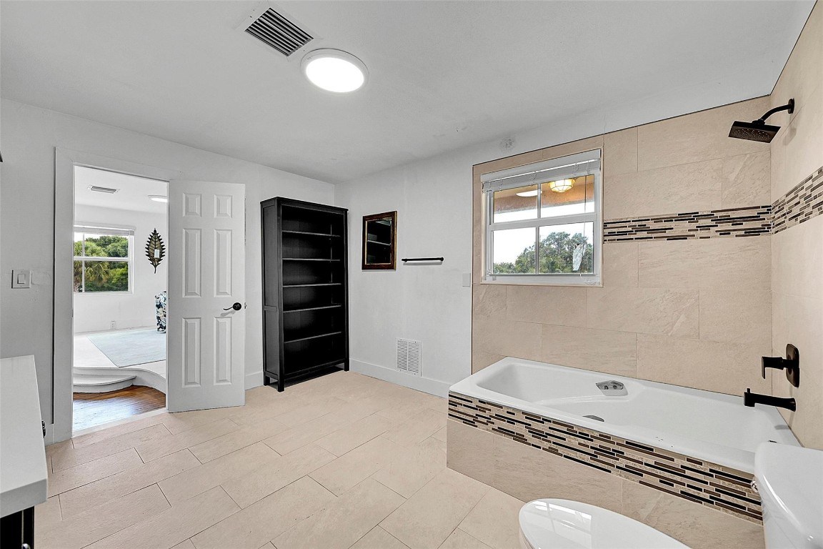 1201 N Old Hiatus Road, Plantation