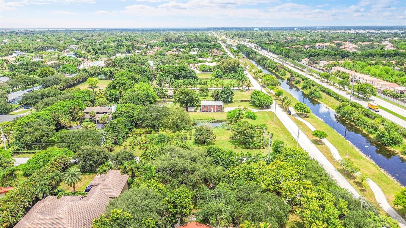 1201 N Old Hiatus Road, Plantation