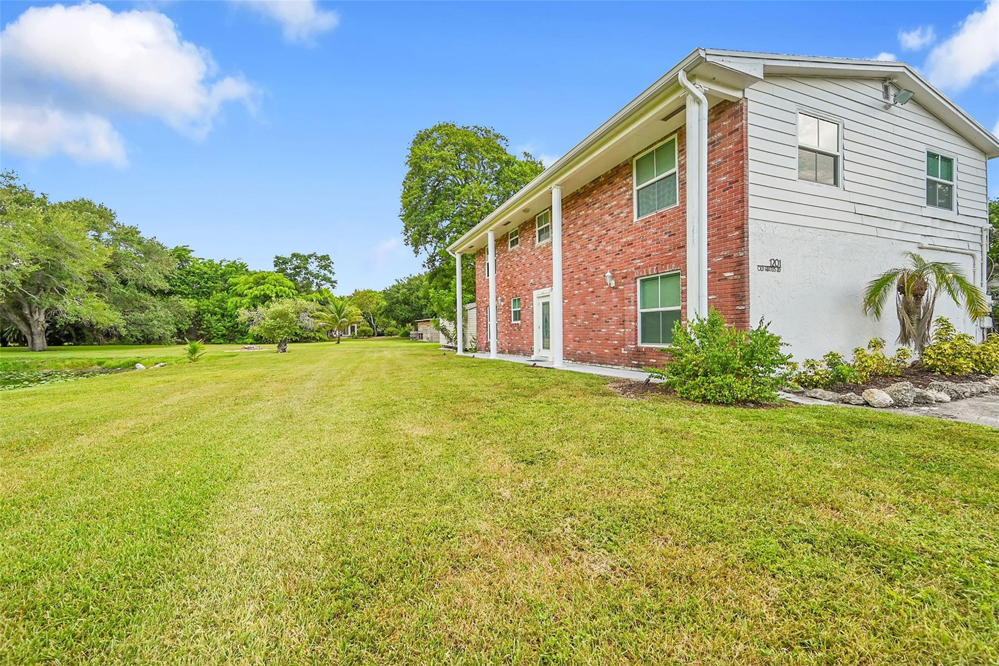 1201 N Old Hiatus Road, Plantation