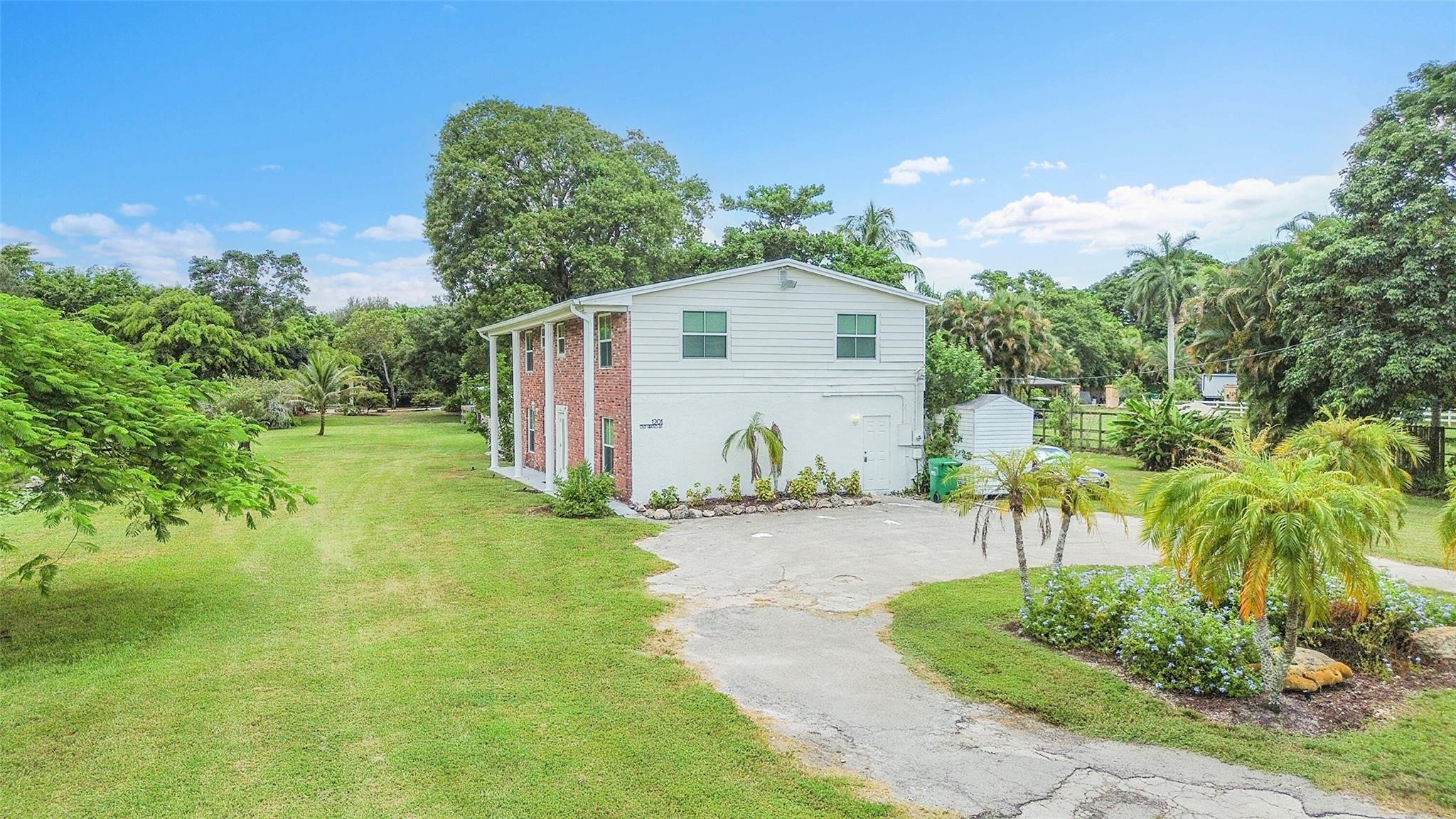 1201 N Old Hiatus Road, Plantation