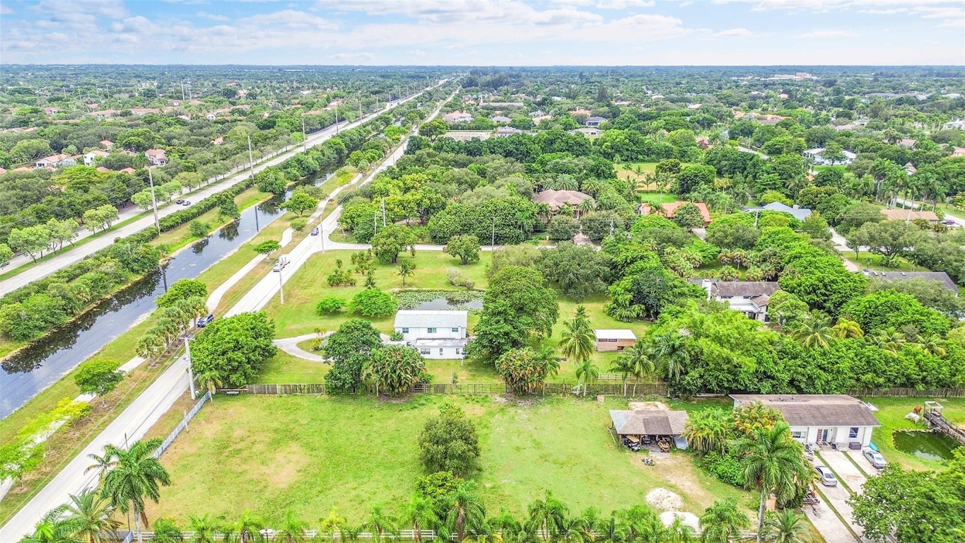 1201 N Old Hiatus Road, Plantation