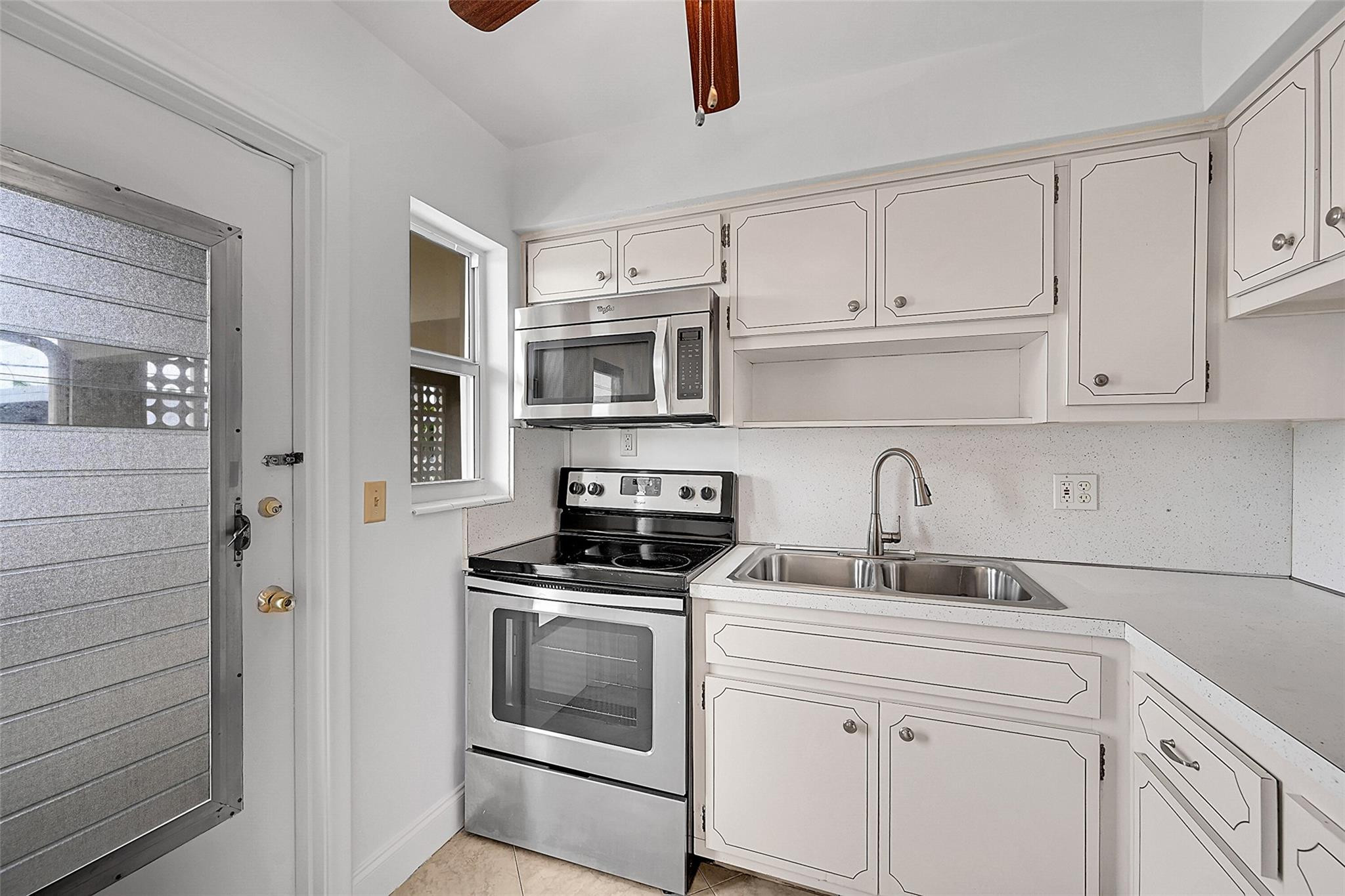 2111 NE 42nd Court 201w, Lighthouse Point Unit: 201w