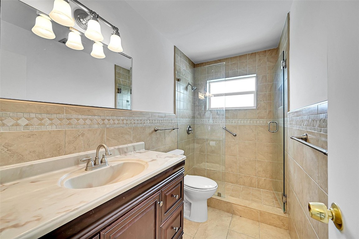 2111 NE 42nd Court 201w, Lighthouse Point Unit: 201w