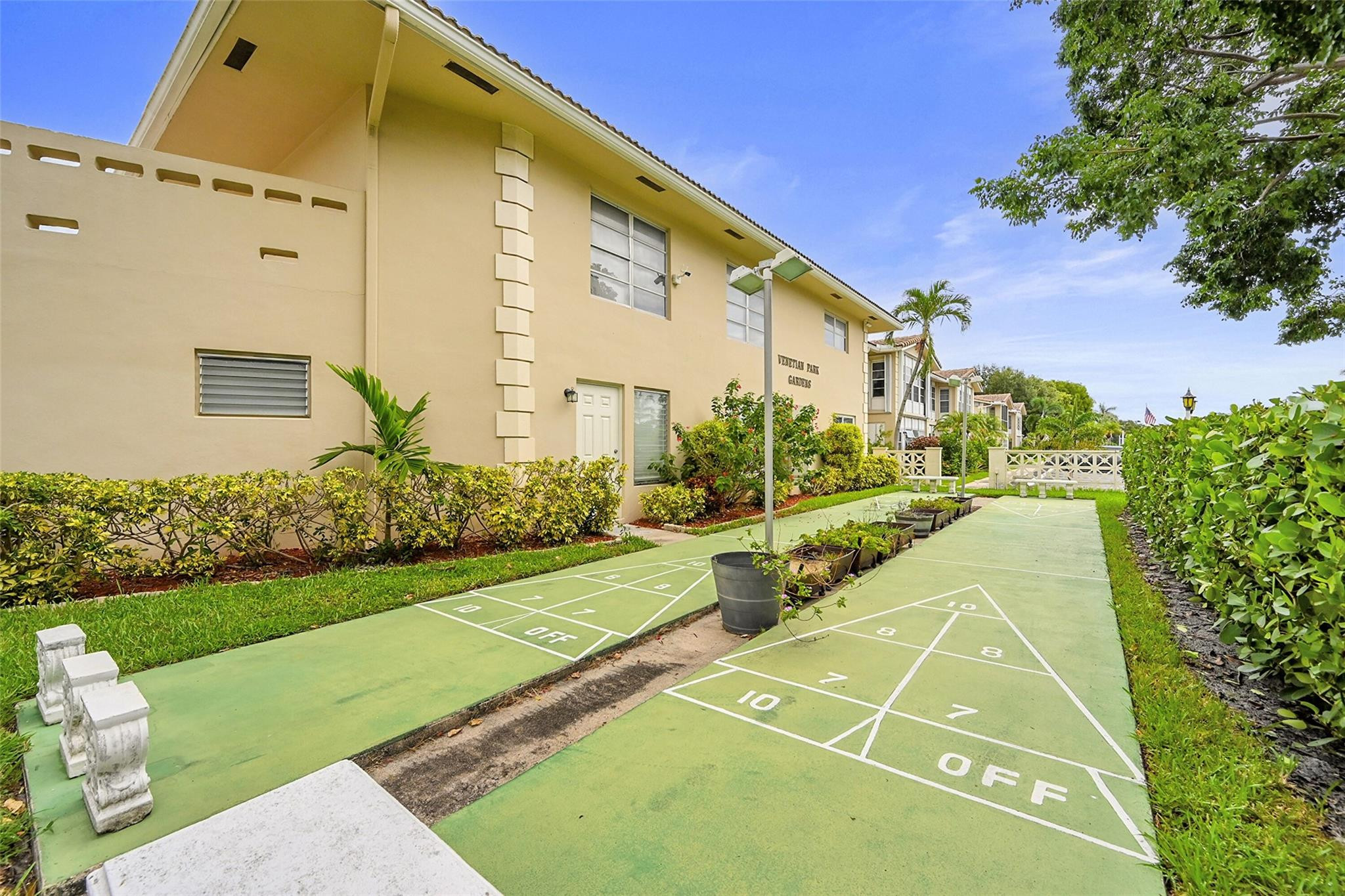 2111 NE 42nd Court 201w, Lighthouse Point Unit: 201w