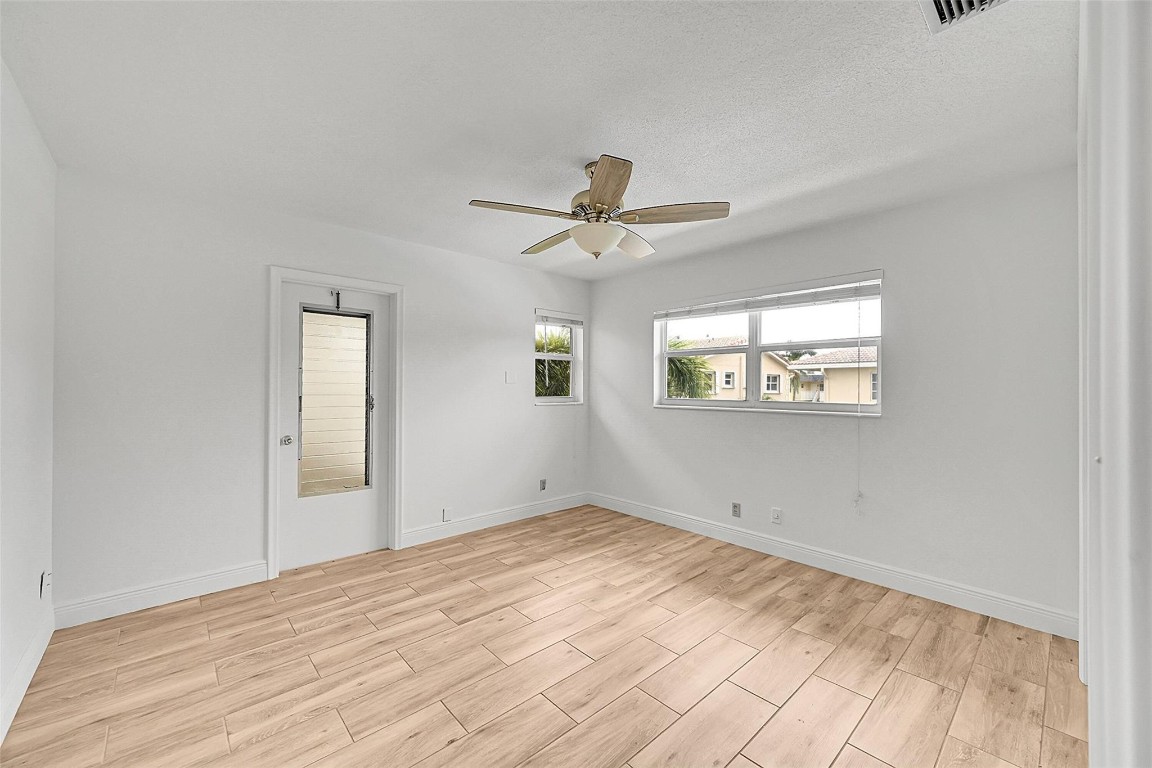 2111 NE 42nd Court 201w, Lighthouse Point Unit: 201w