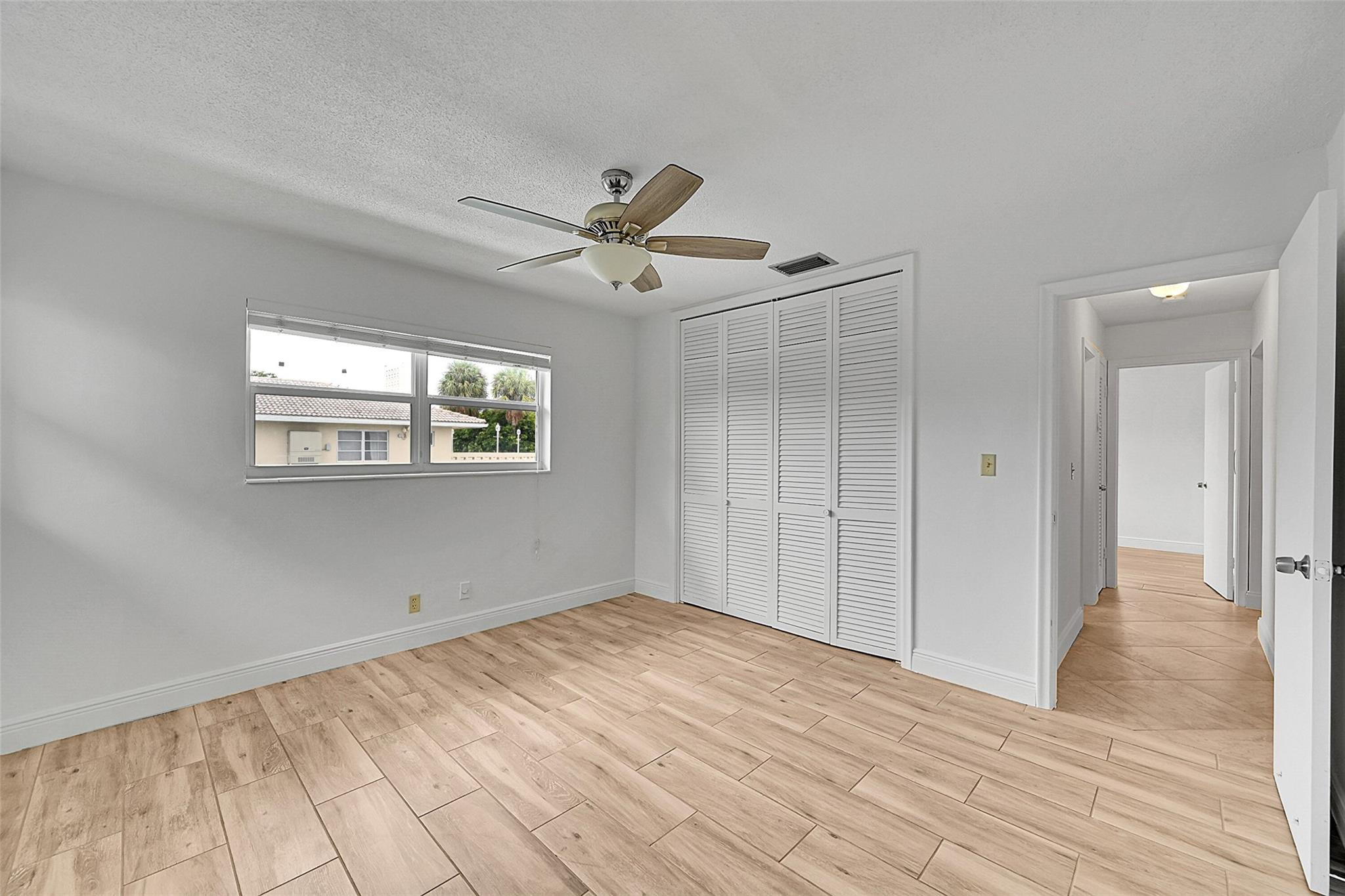 2111 NE 42nd Court 201w, Lighthouse Point Unit: 201w