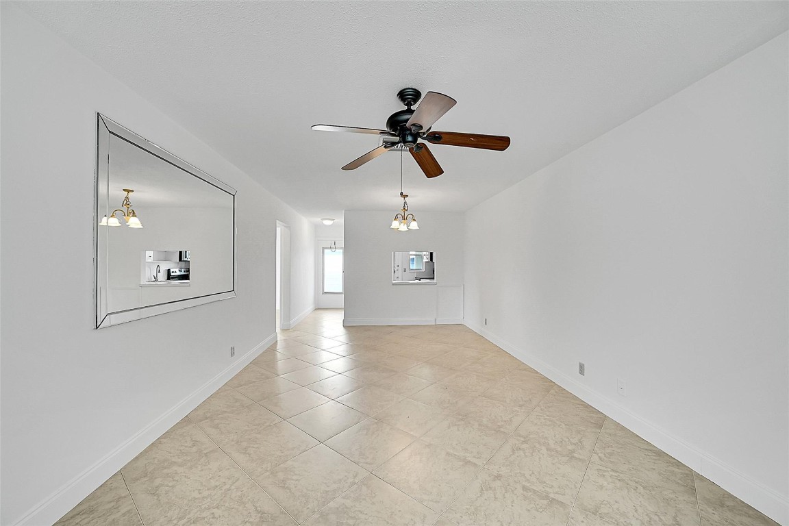 2111 NE 42nd Court 201w, Lighthouse Point Unit: 201w