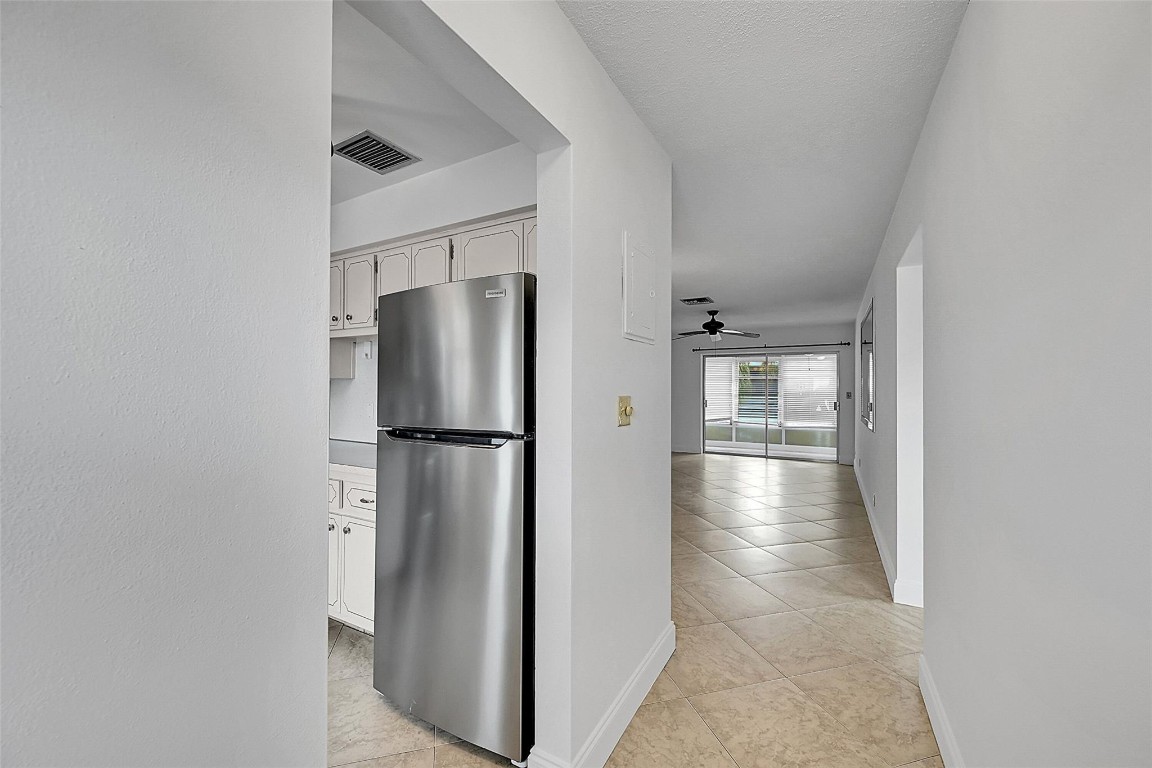 2111 NE 42nd Court 201w, Lighthouse Point Unit: 201w