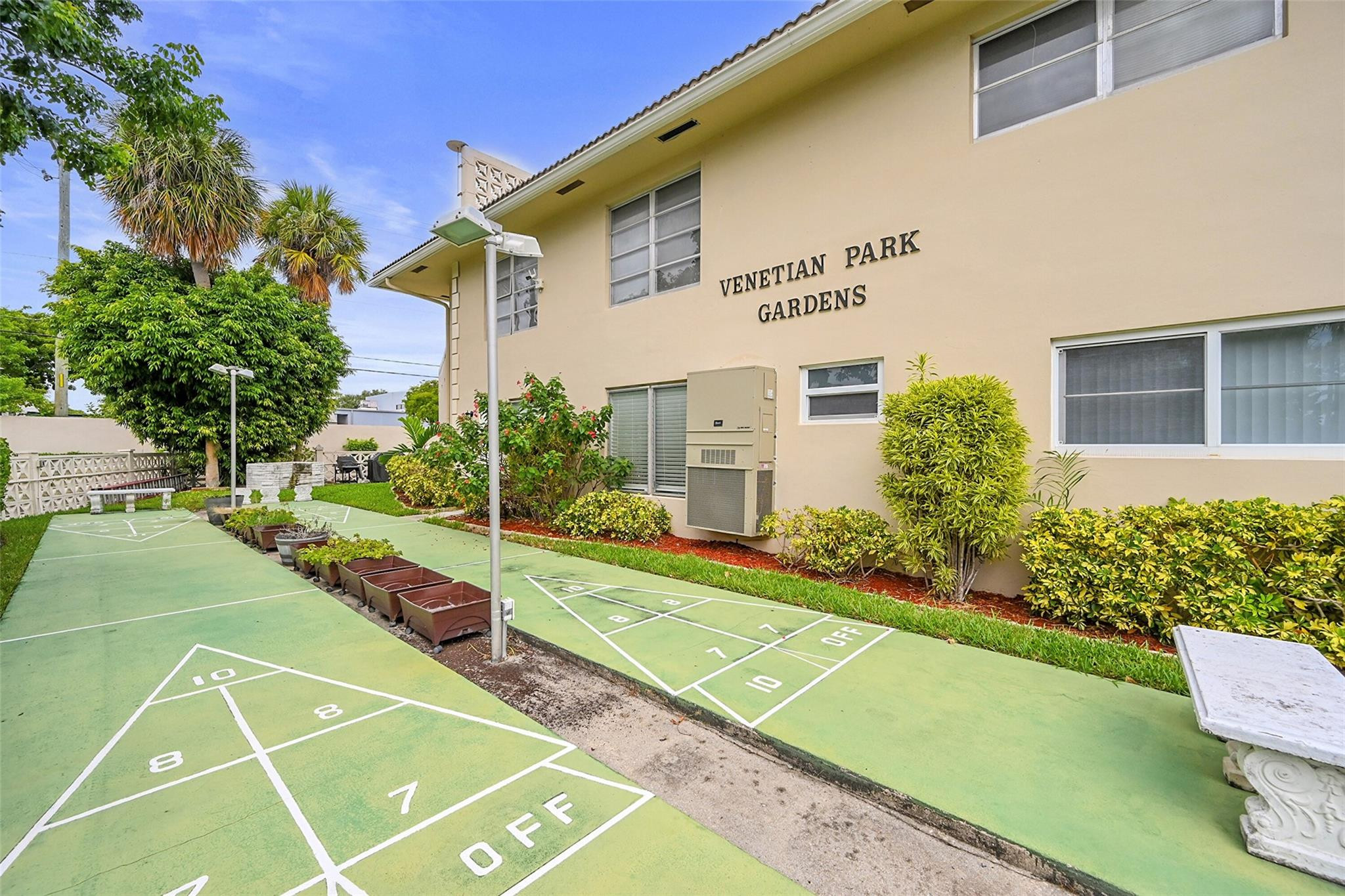 2111 NE 42nd Court 201w, Lighthouse Point Unit: 201w