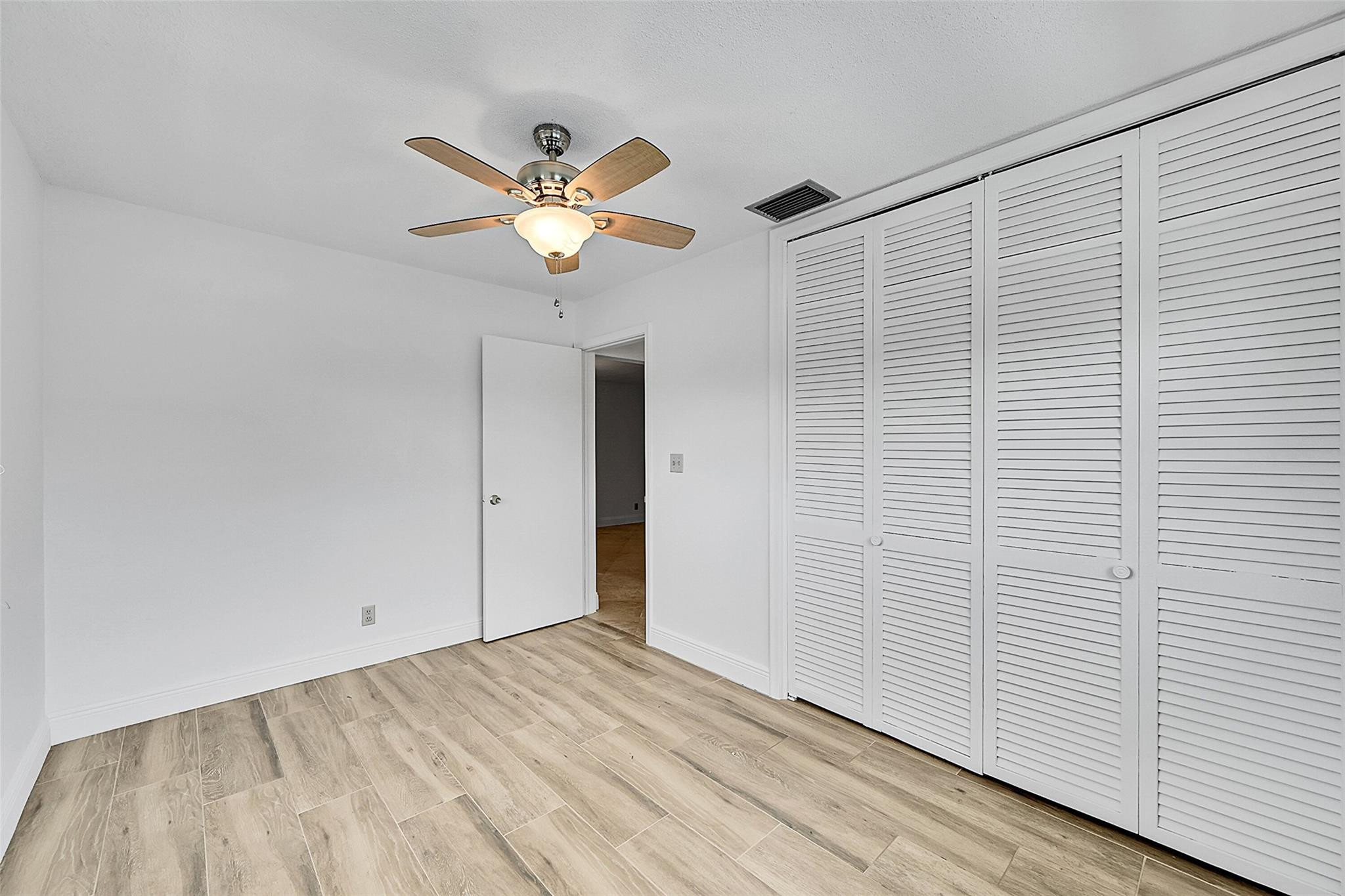 2111 NE 42nd Court 201w, Lighthouse Point Unit: 201w